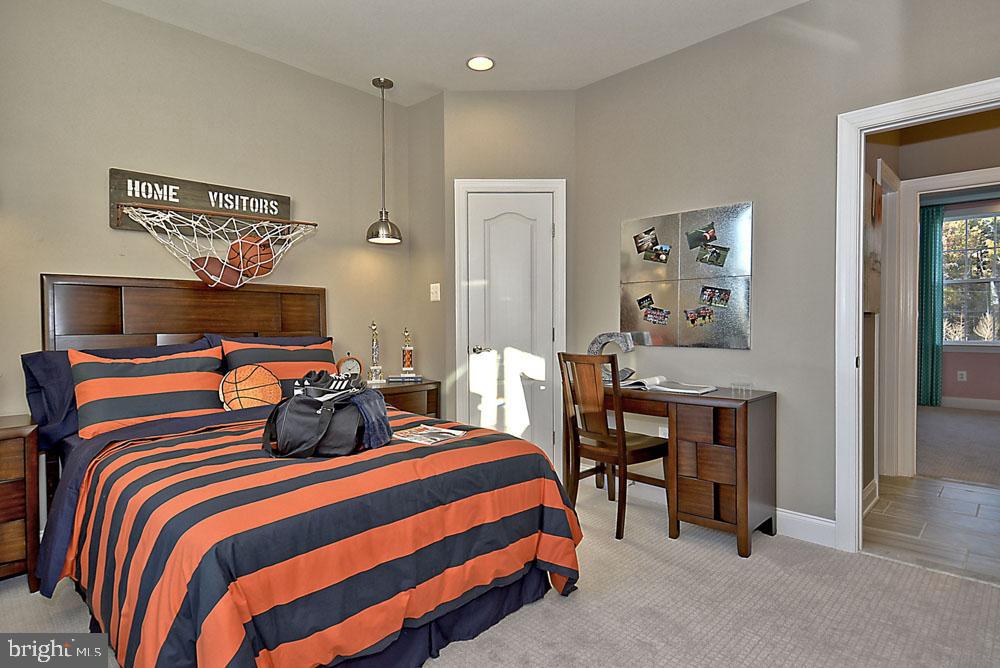 SURRATTS GARDENS - Residential