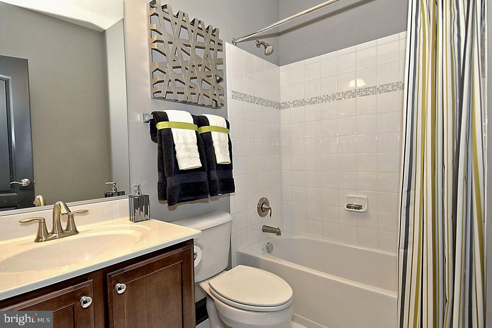 SURRATTS GARDENS - Residential