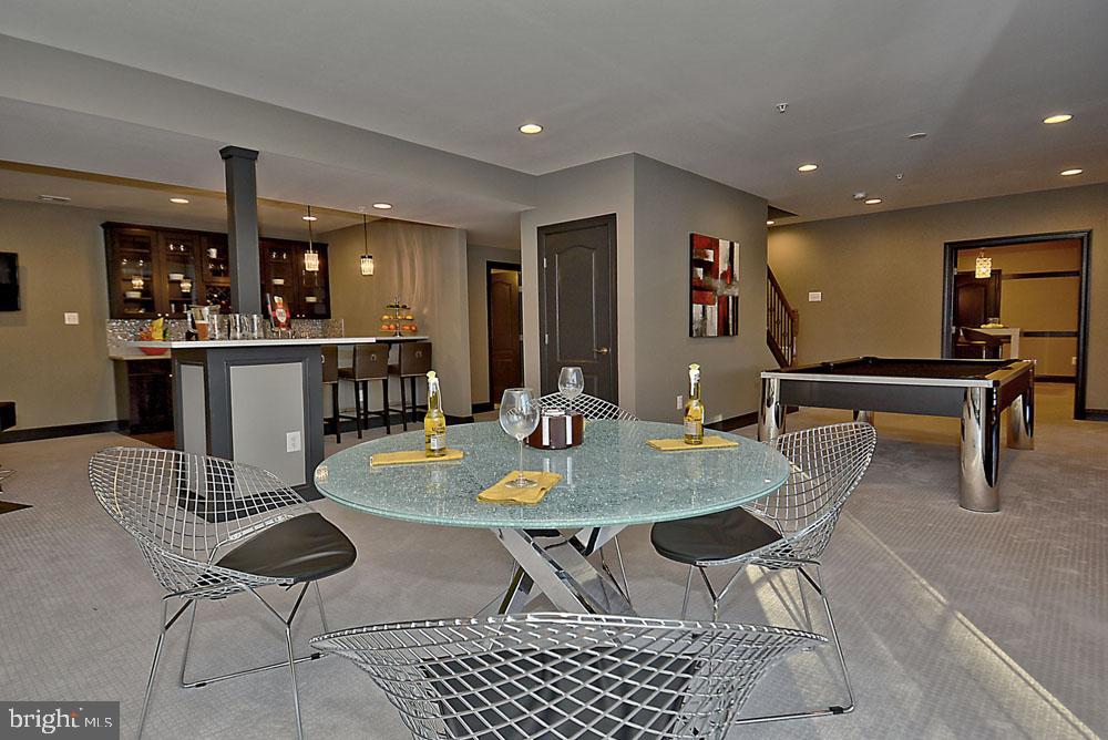 SURRATTS GARDENS - Residential