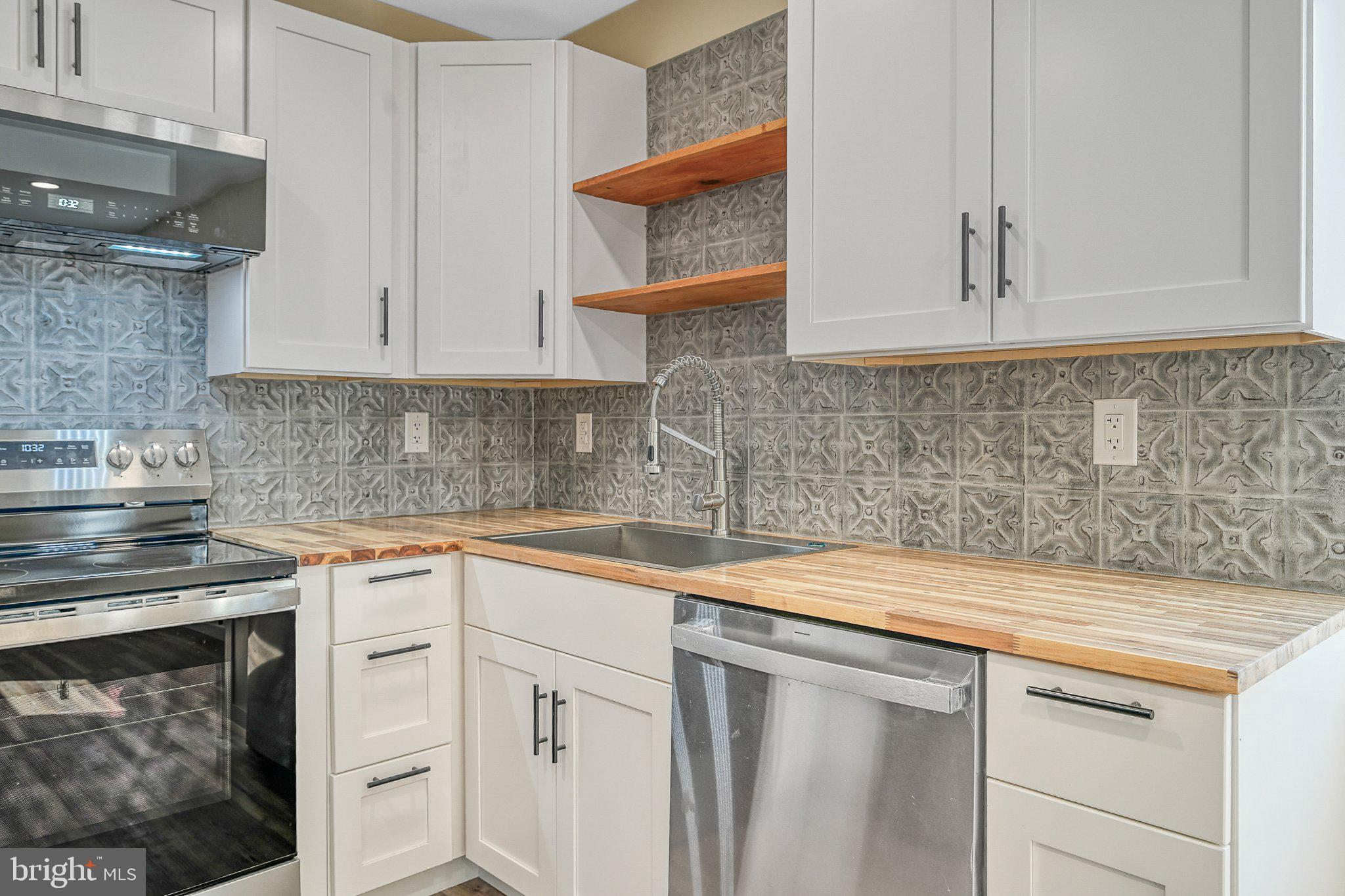 BLUE RIDGE SHORES - Residential