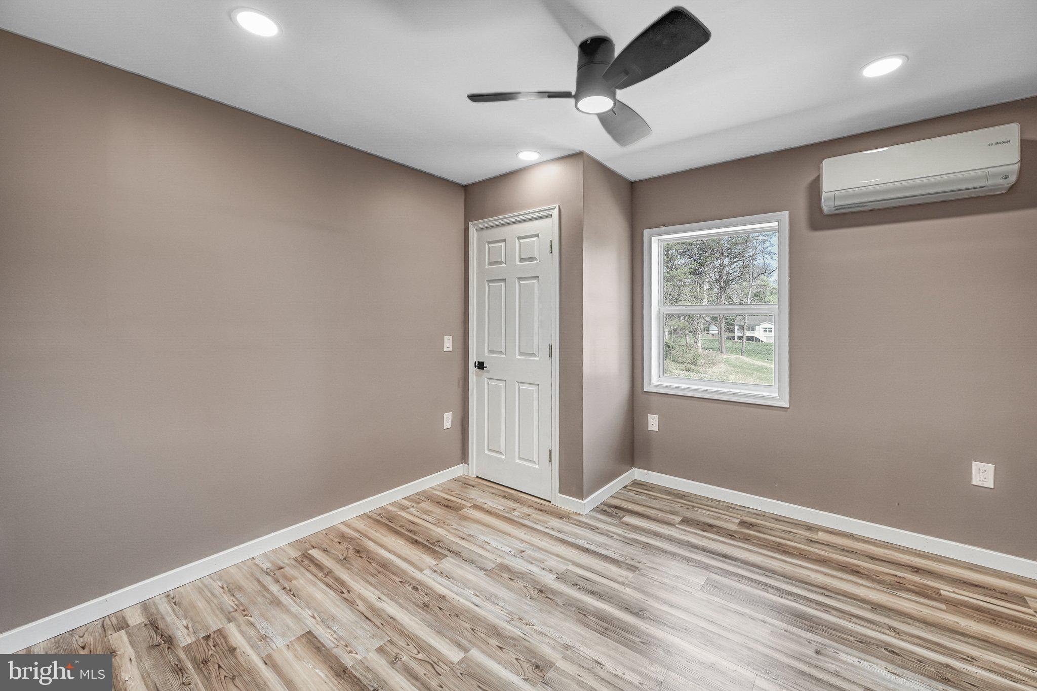 BLUE RIDGE SHORES - Residential