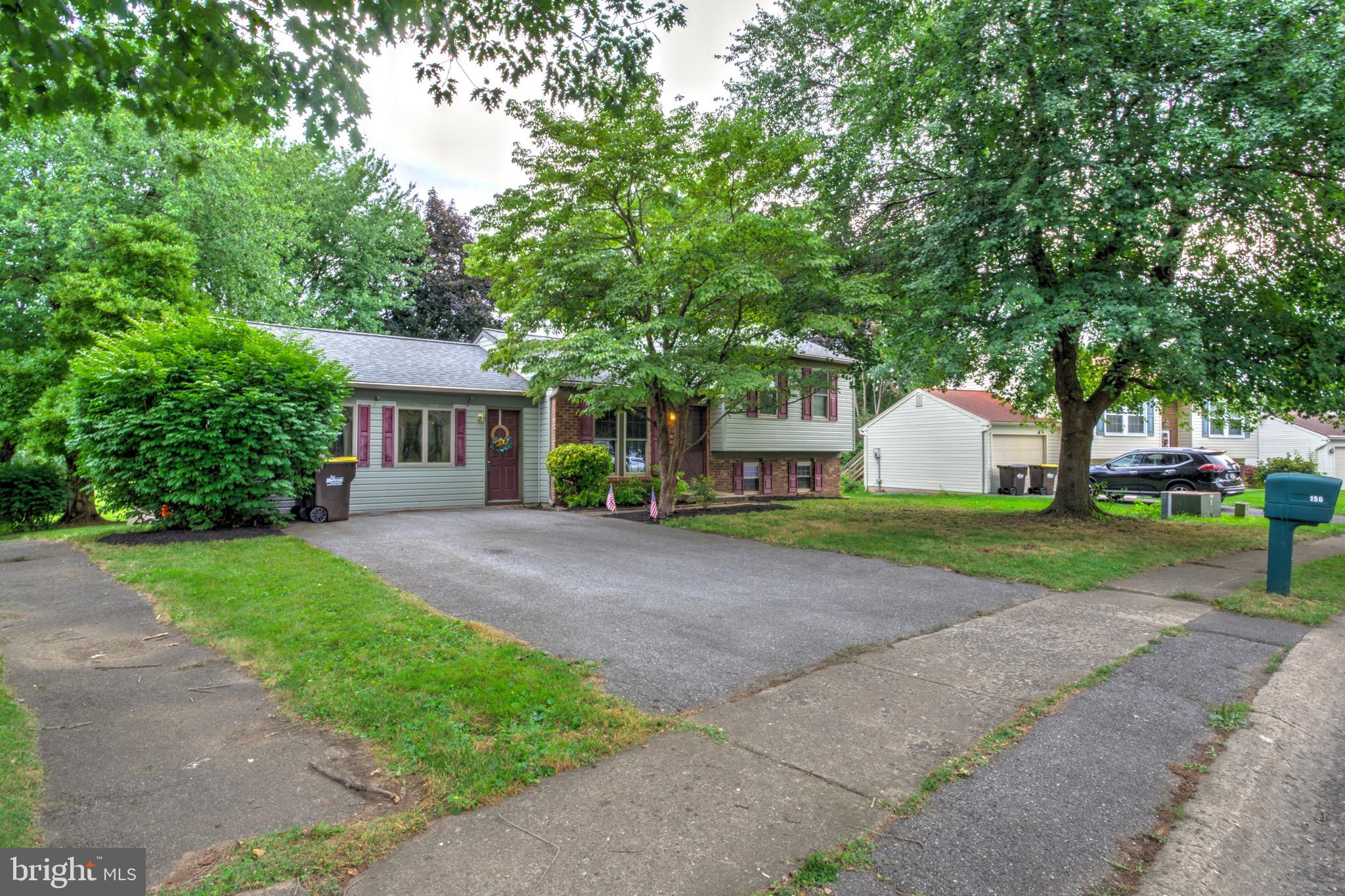156 WARREN WAY