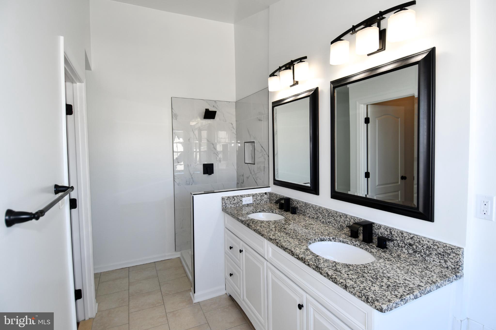 SOUTH RIDING - Residential