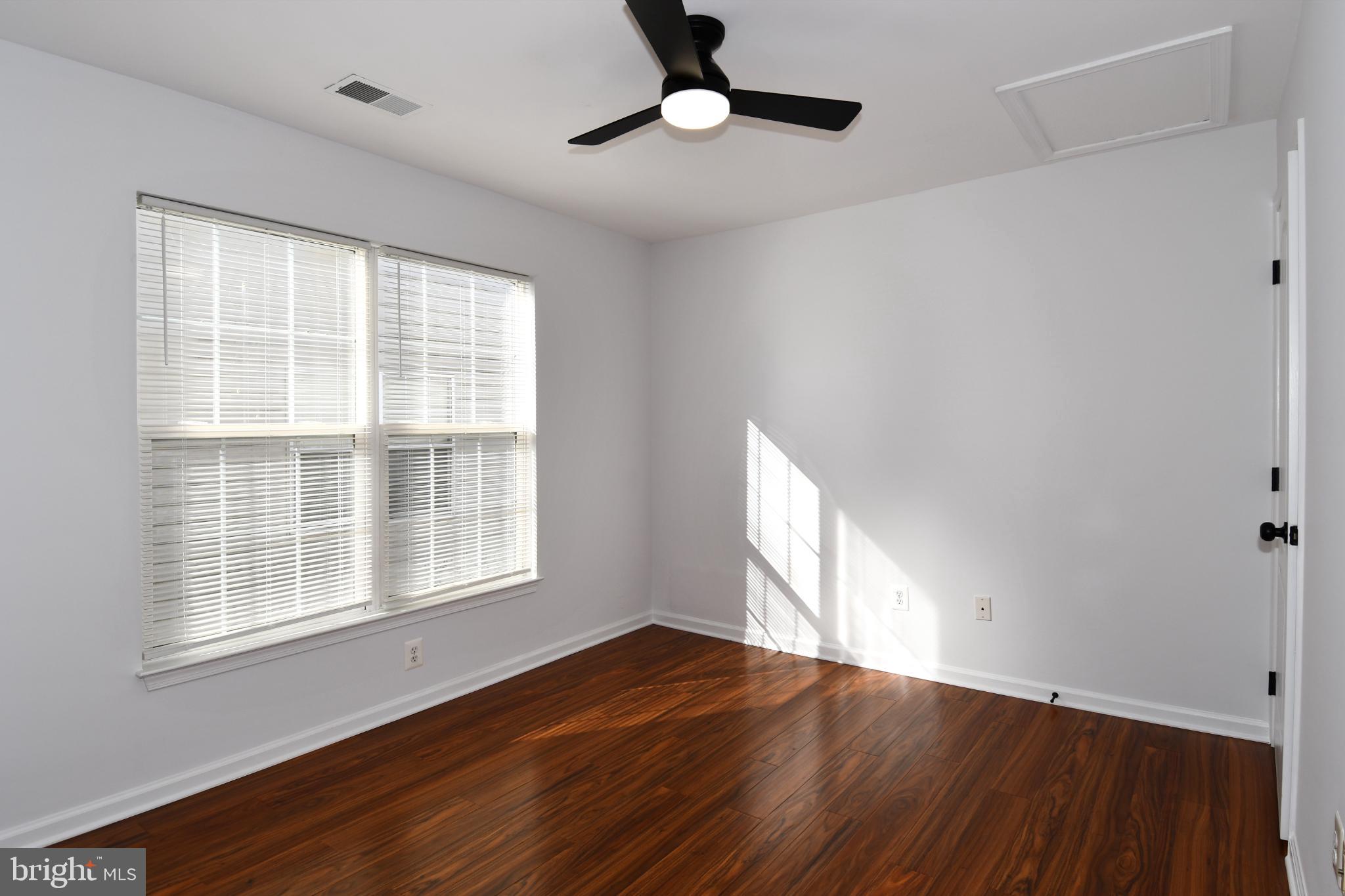 SOUTH RIDING - Residential