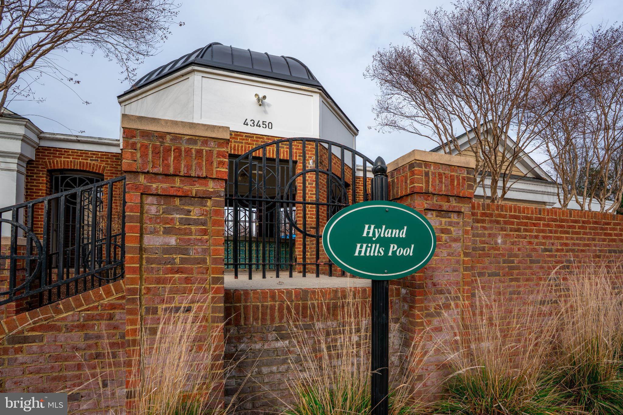 SOUTH RIDING - Residential