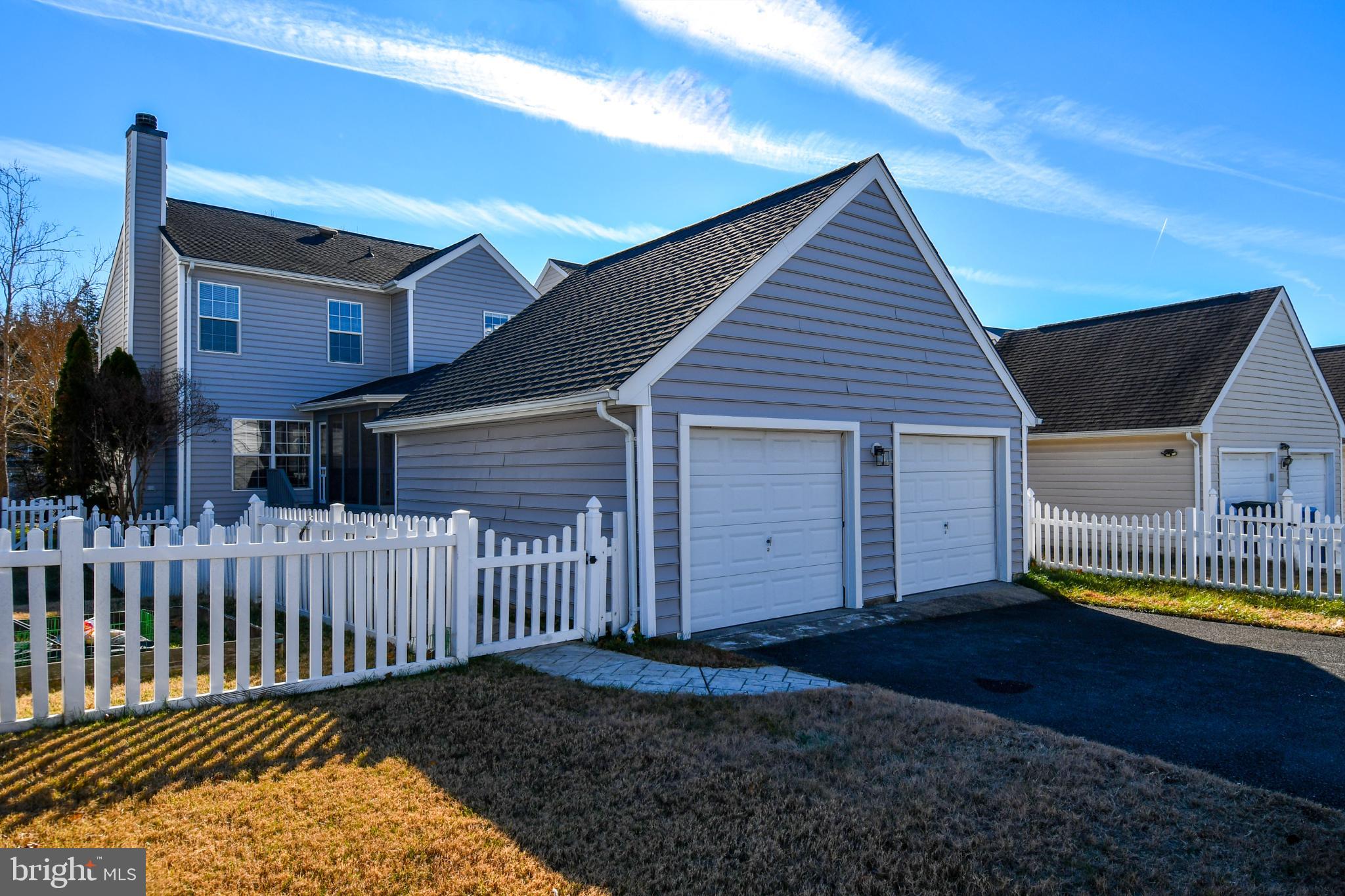 SOUTH RIDING - Residential