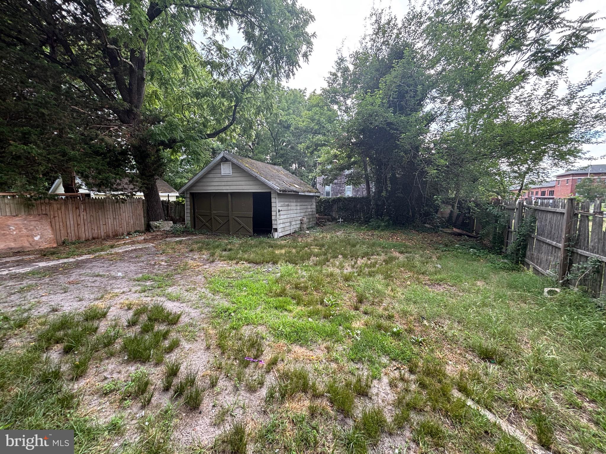 604 LIGHT STREET