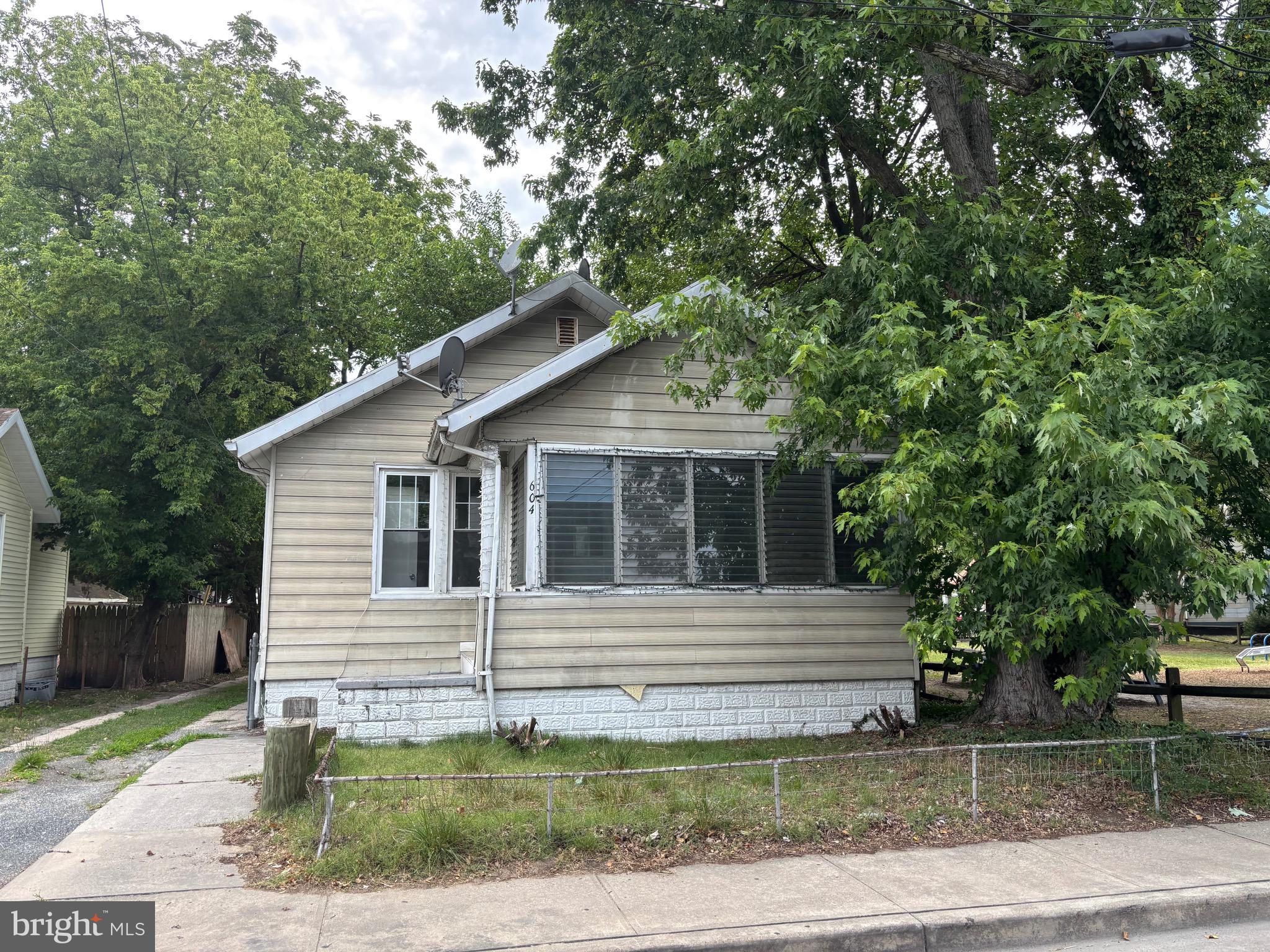 604 LIGHT STREET