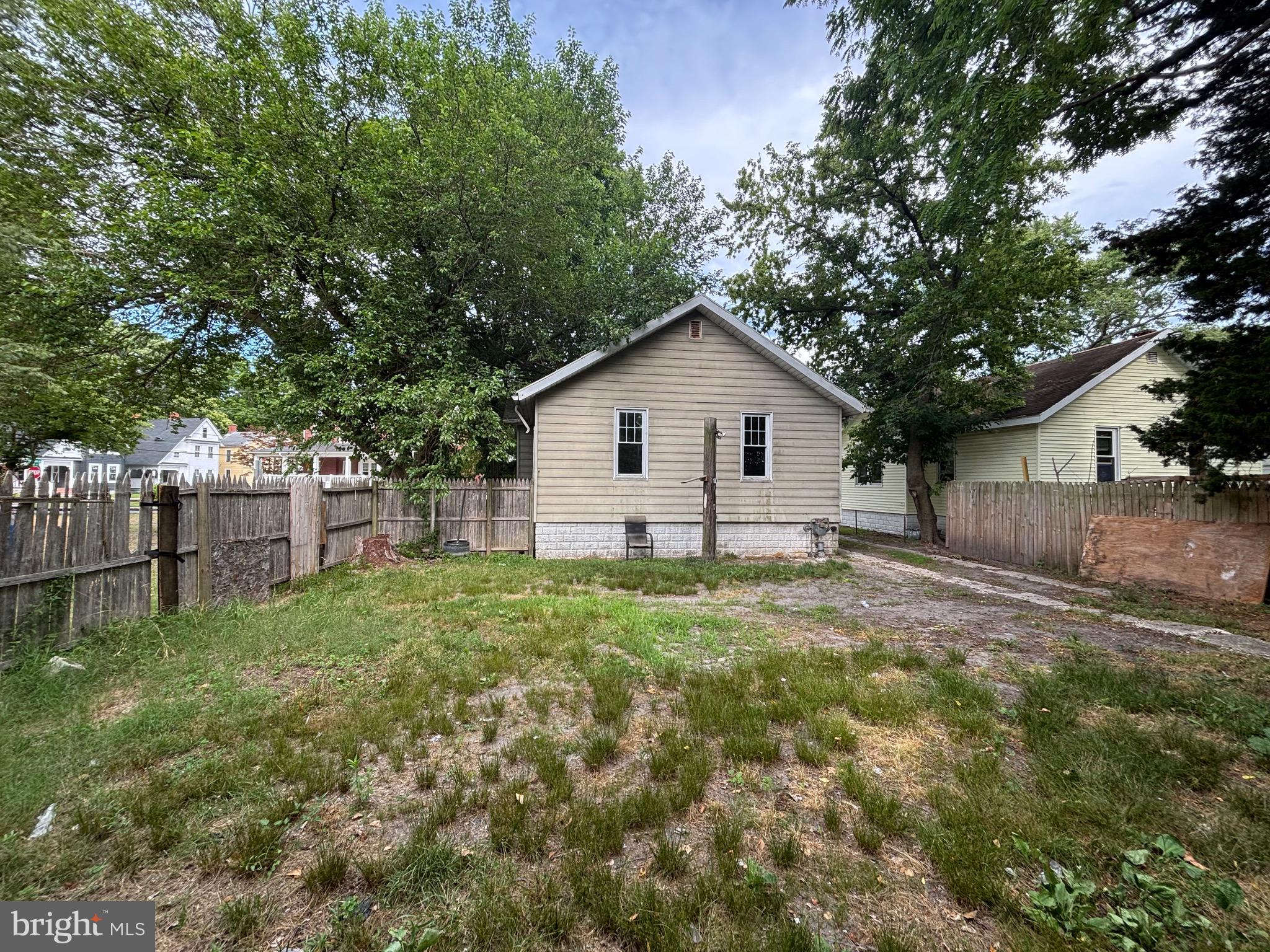 604 LIGHT STREET