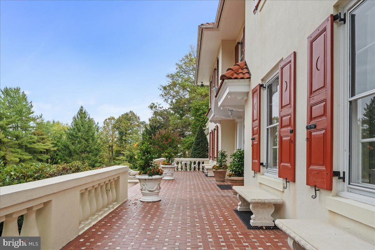 TOWER HILL - Residential