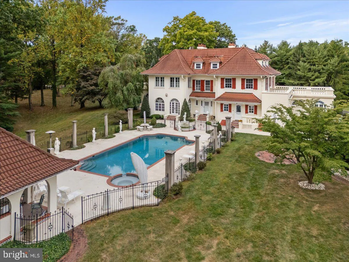 Doylestown, Pennsylvania 18901, United States, 8 Bedrooms Bedrooms, ,7 BathroomsBathrooms,Residential,Active,87676