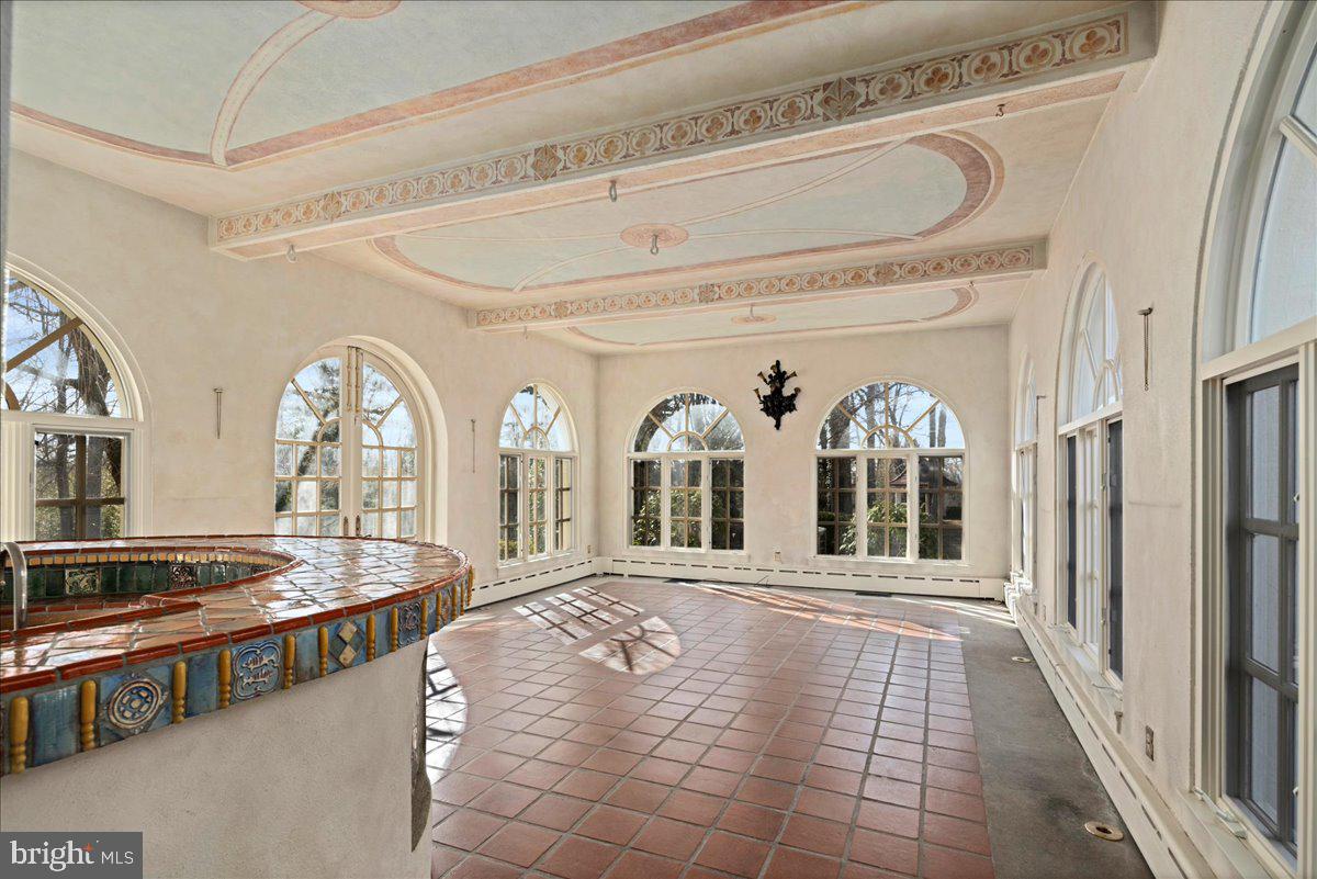TOWER HILL - Residential
