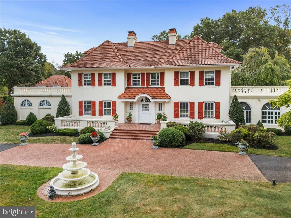 Doylestown, Pennsylvania 18901, United States, 8 Bedrooms Bedrooms, ,7 BathroomsBathrooms,Residential,Active,87676