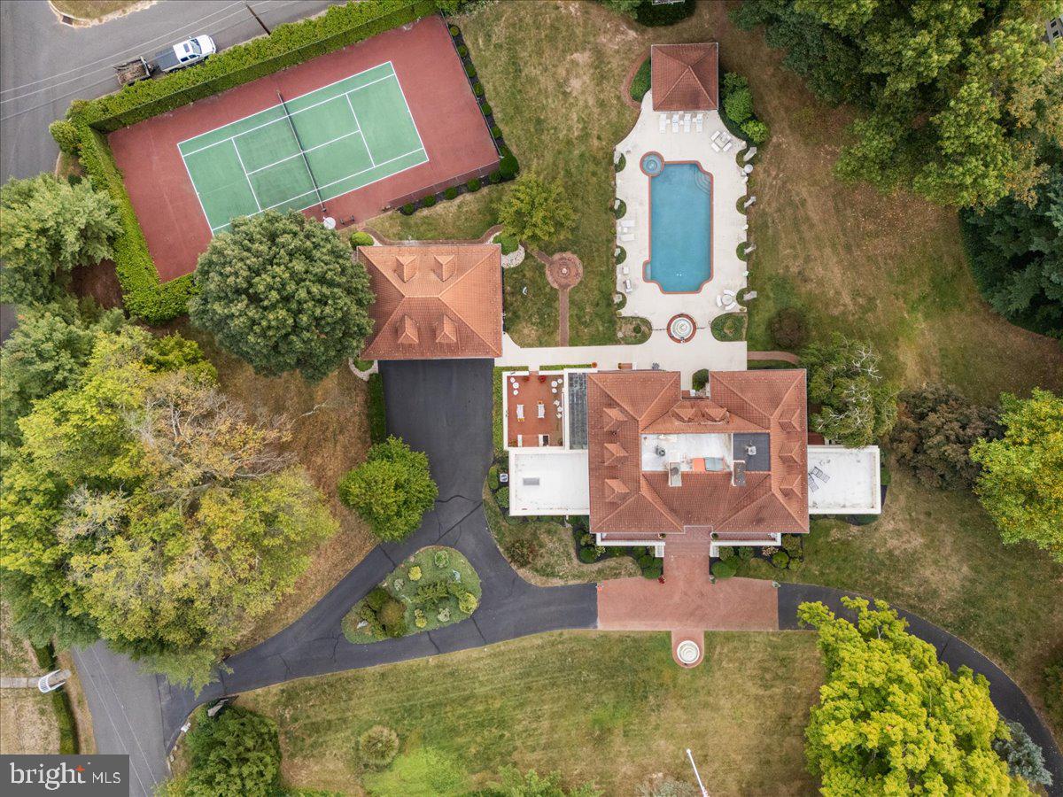 2185 S EASTON ROAD