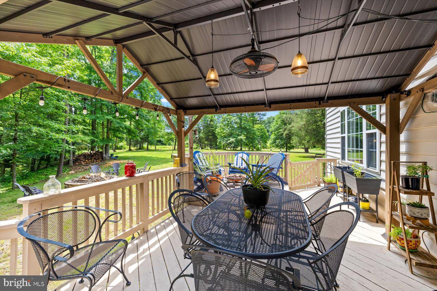 COURTHOUSE CROSSINGS - Residential