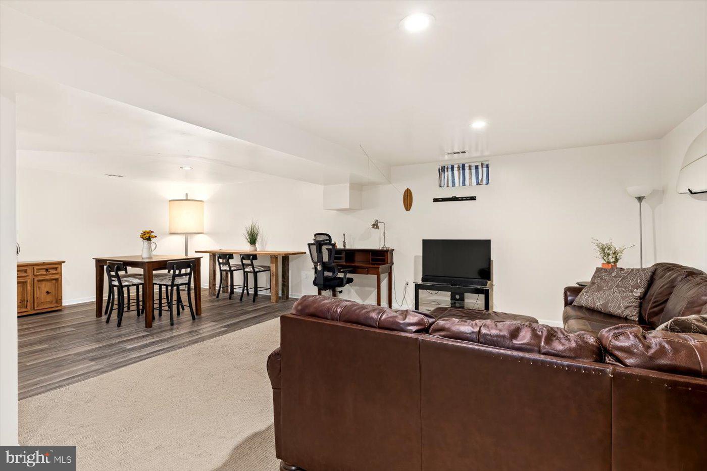 COURTHOUSE CROSSINGS - Residential