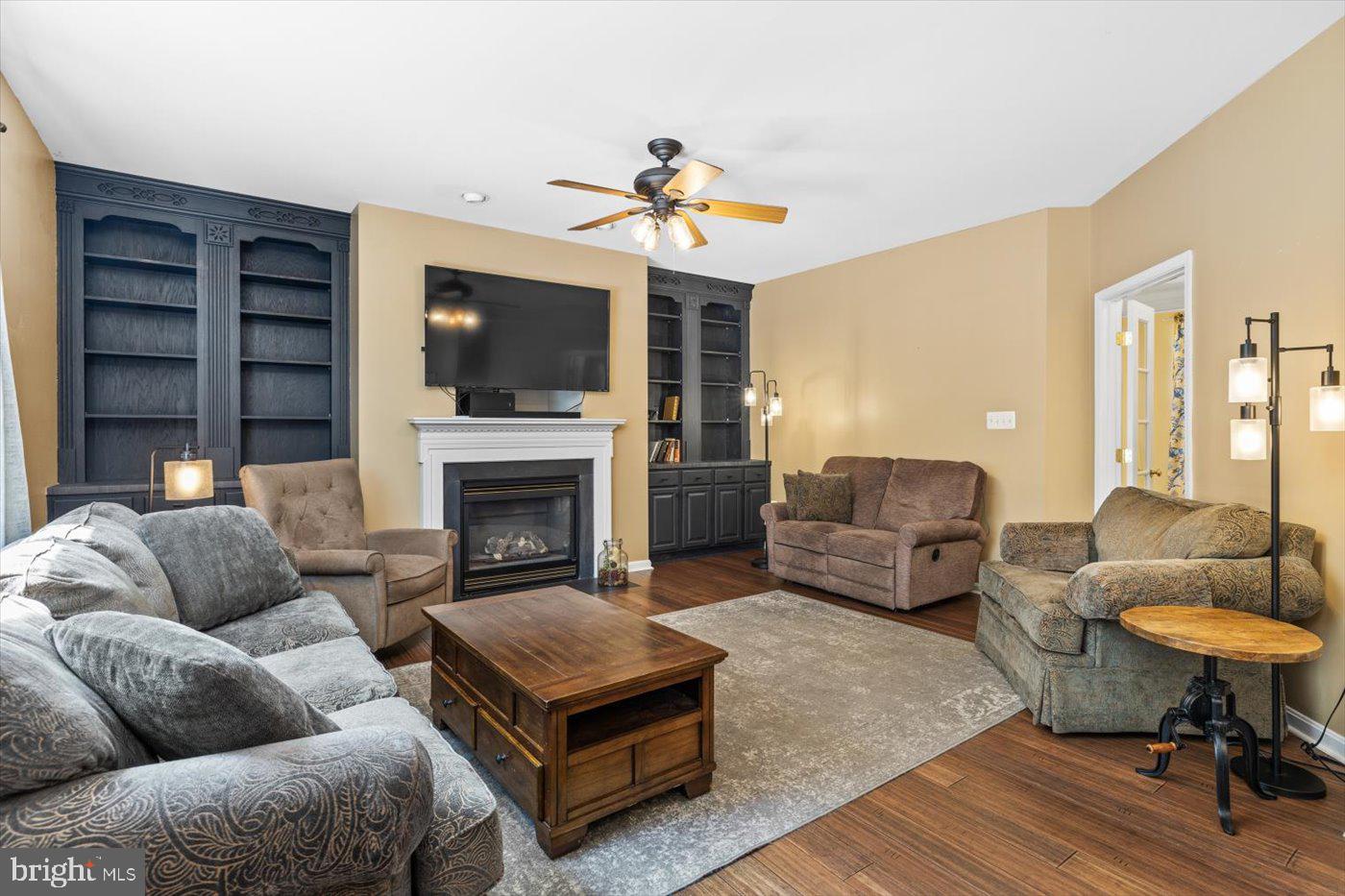 COURTHOUSE CROSSINGS - Residential