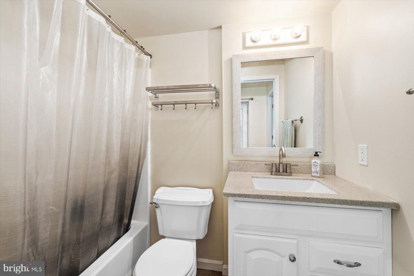 COURTHOUSE CROSSINGS - Residential