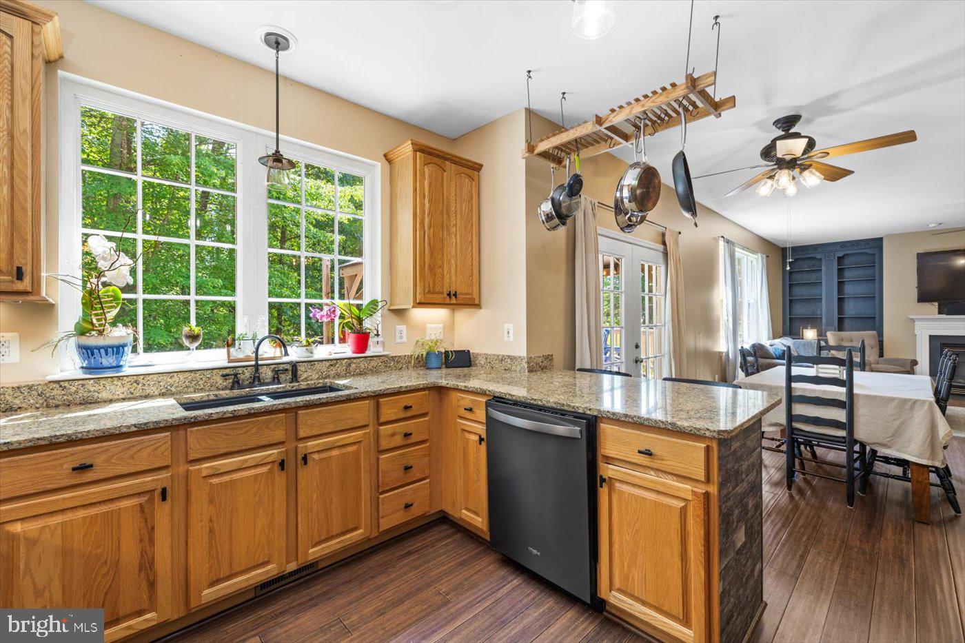 COURTHOUSE CROSSINGS - Residential