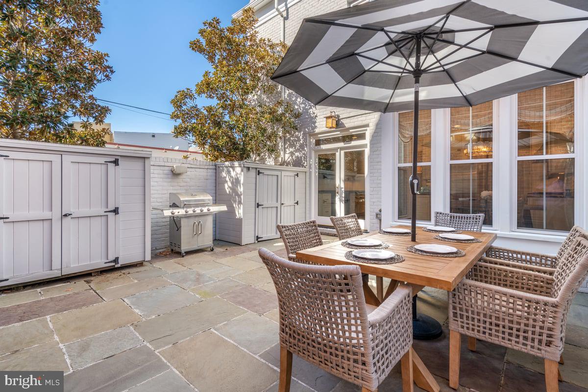 OLD TOWN - Residential Lease