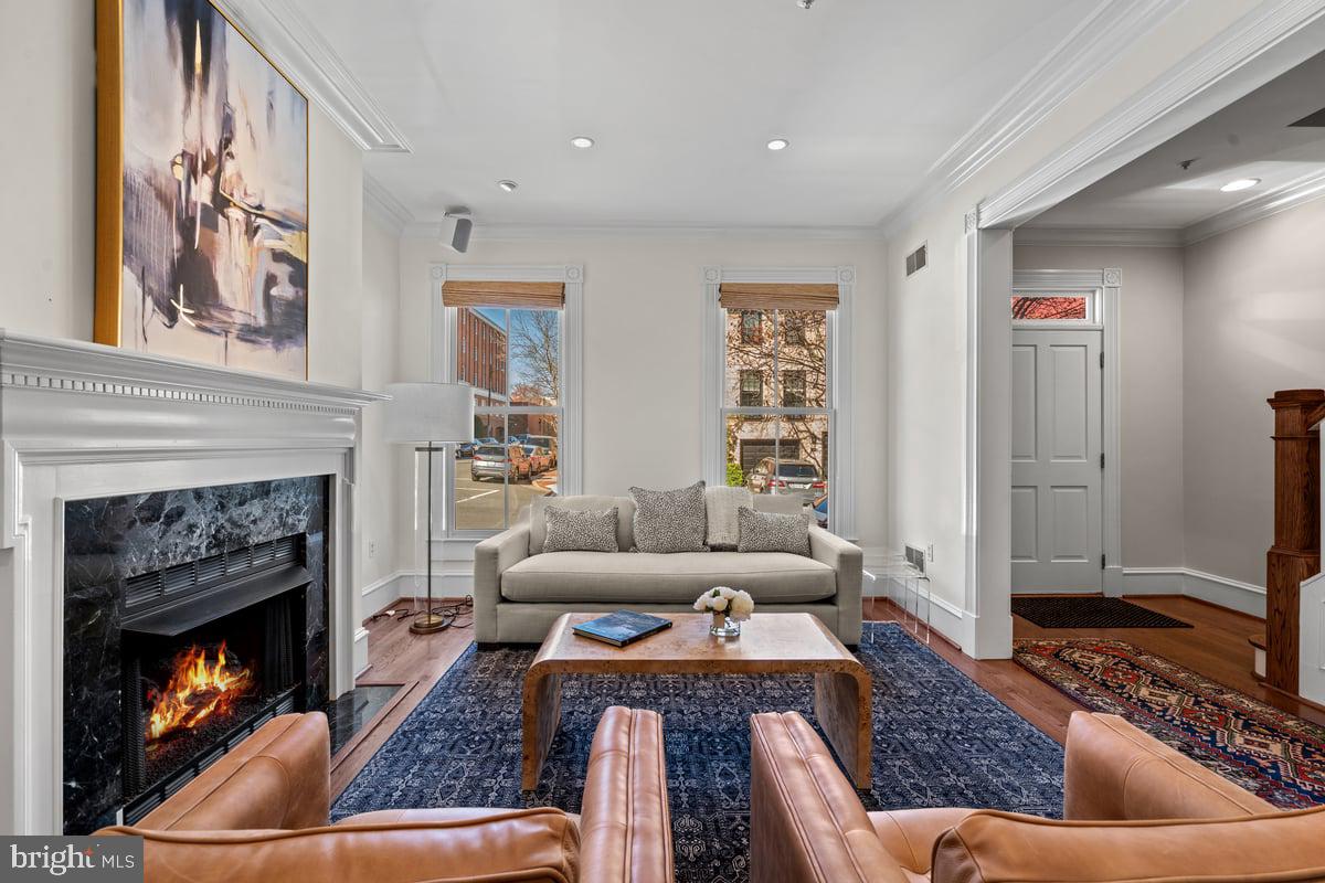 OLD TOWN - Residential Lease