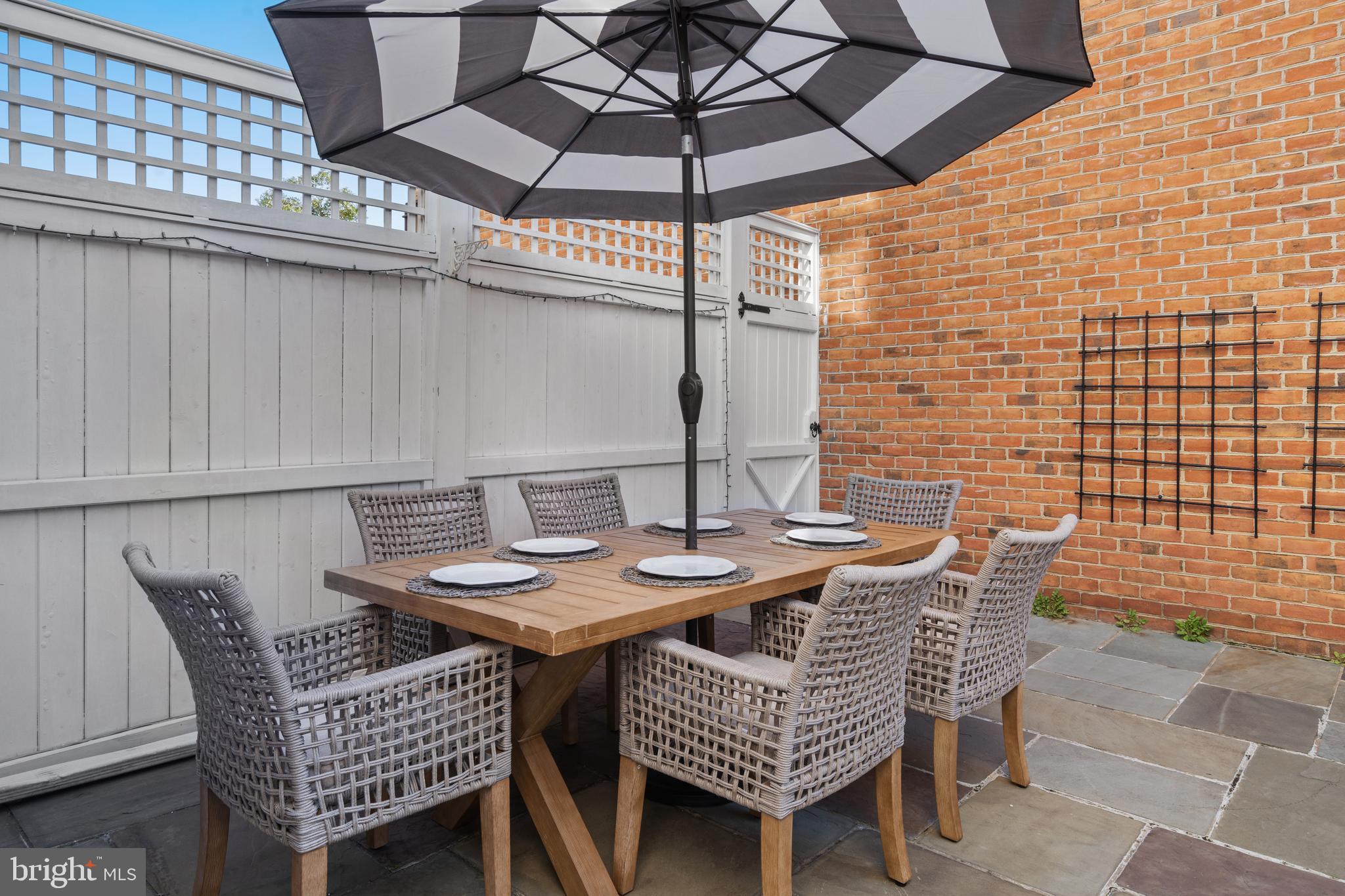 OLD TOWN - Residential Lease