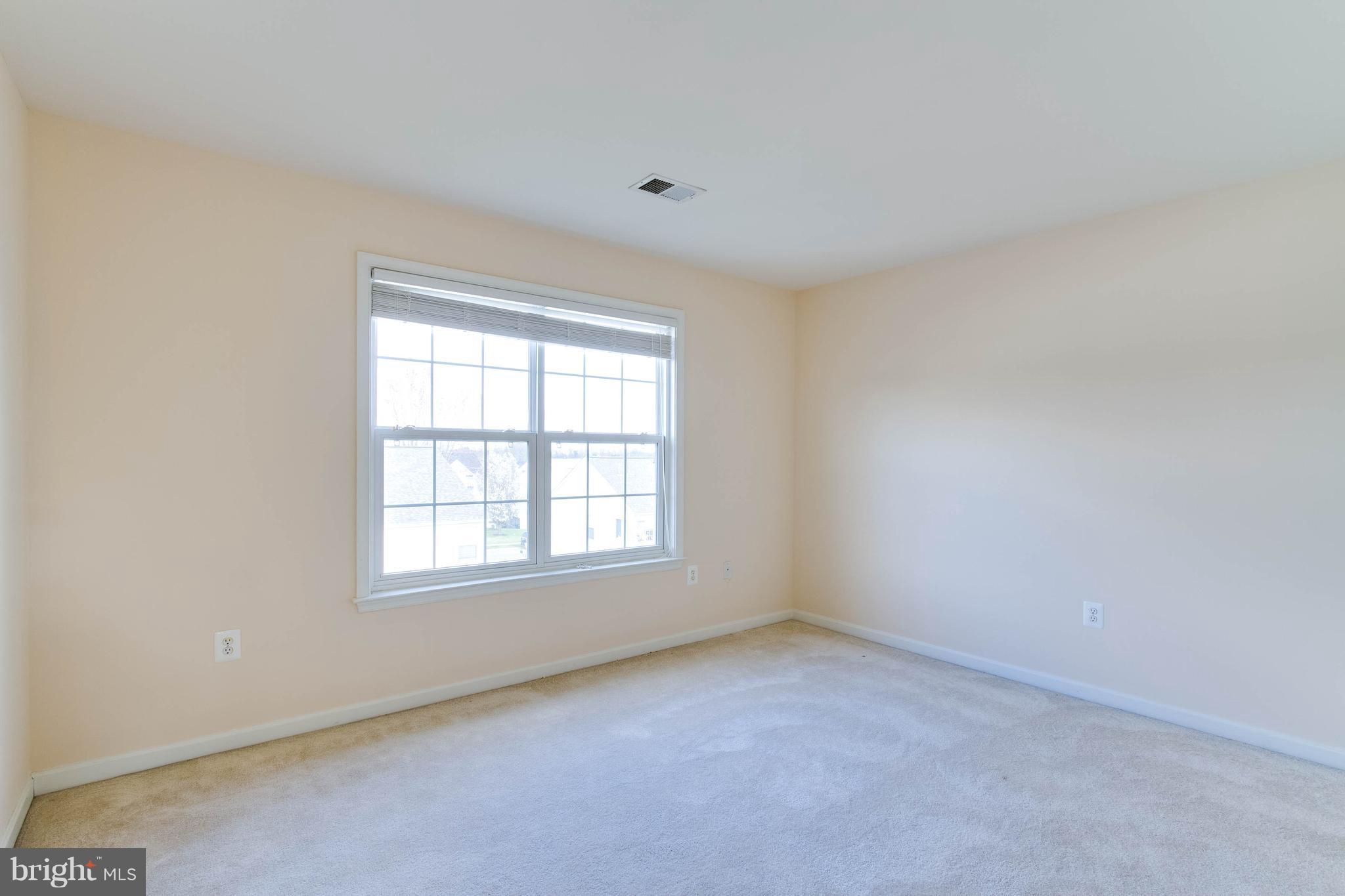 HAMPTON OAKS - Residential