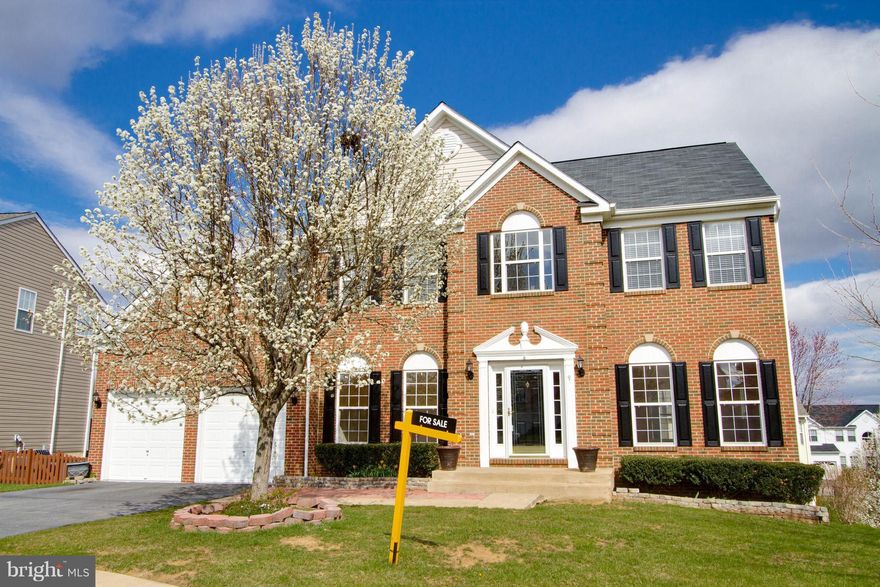 CAN'T BEAT THIS PRICE for the size of this home, 3,494 living area.. 4 Bdrm/2.5 Bath home. Cul de sac. New Roof, New Windows, Hardwood/Tile floors, Huge bedrooms, & Morning Rm. Freshly painted & move-in ready. 1,784 sq ft of unfinshed Bsmt space for you to design. Not a fan of mowing? This one is for you. Min from I-95/Rte 1/commuter lots/shopping/schools/FBI/ Quantico.