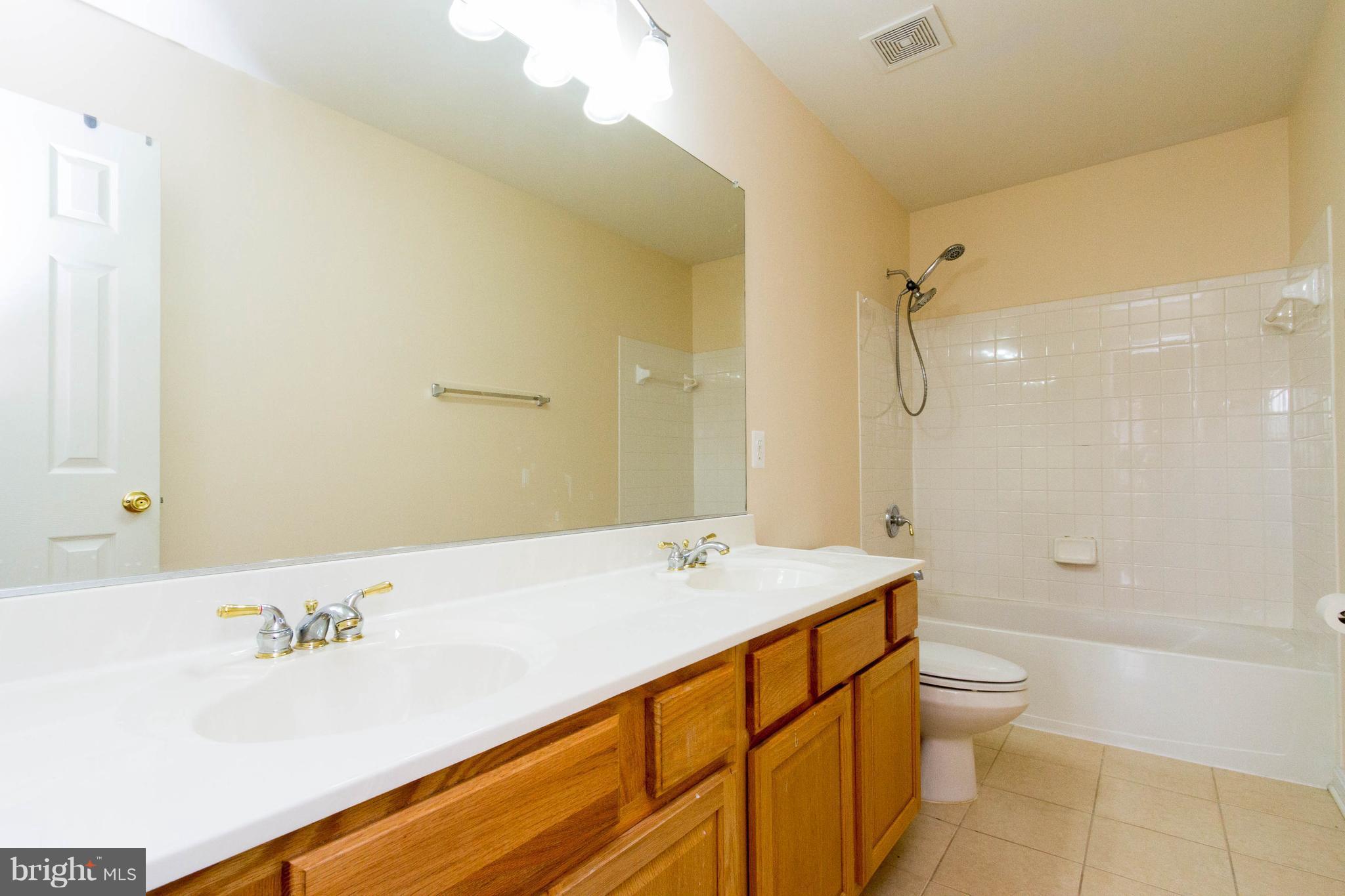 HAMPTON OAKS - Residential