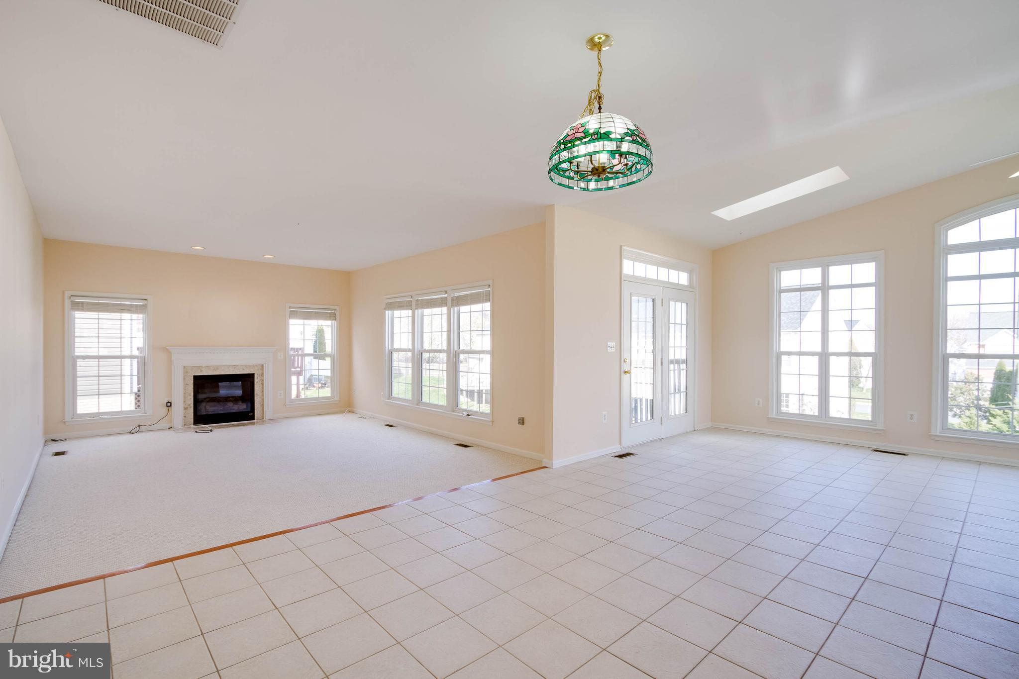 HAMPTON OAKS - Residential