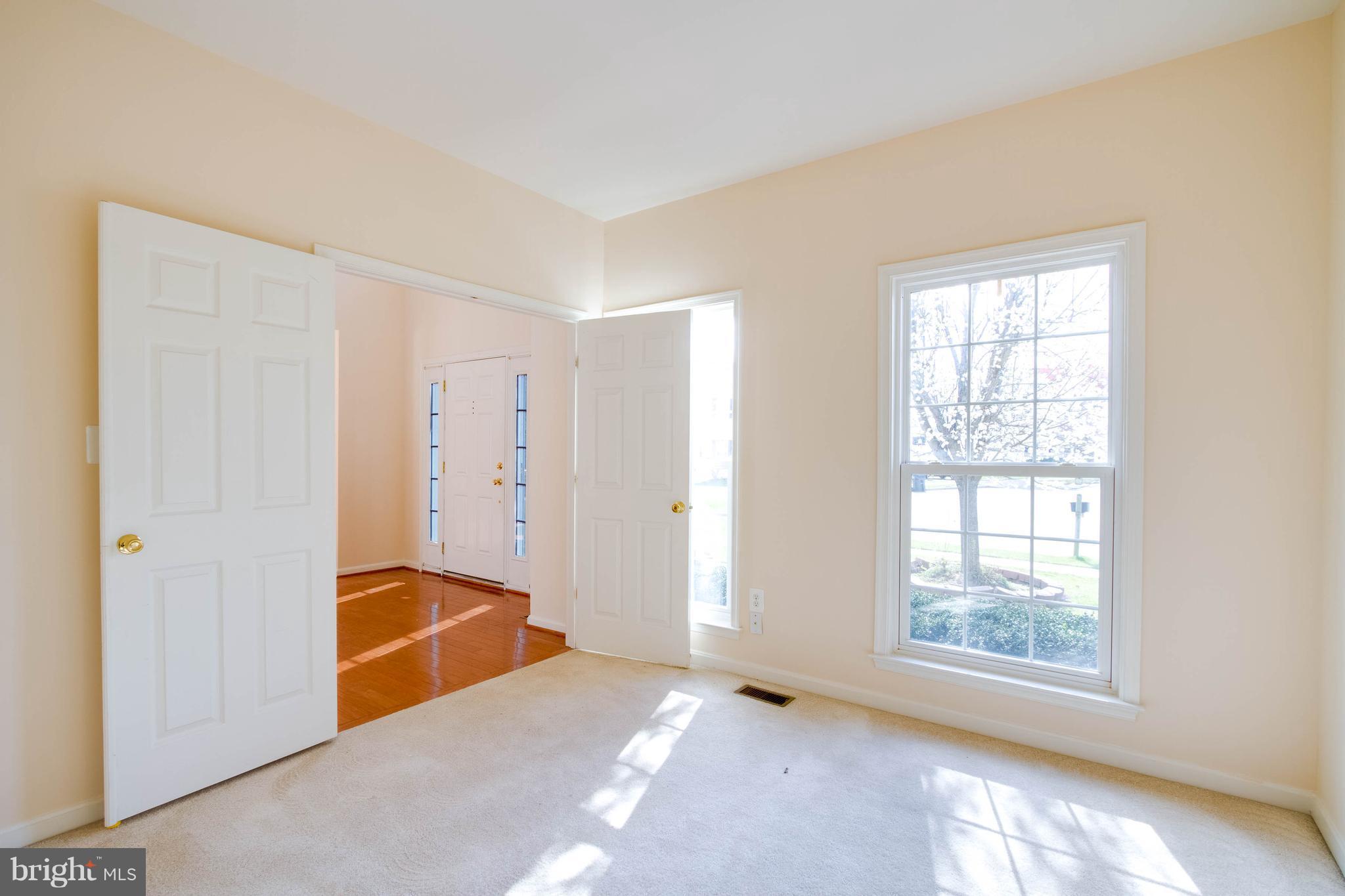 HAMPTON OAKS - Residential