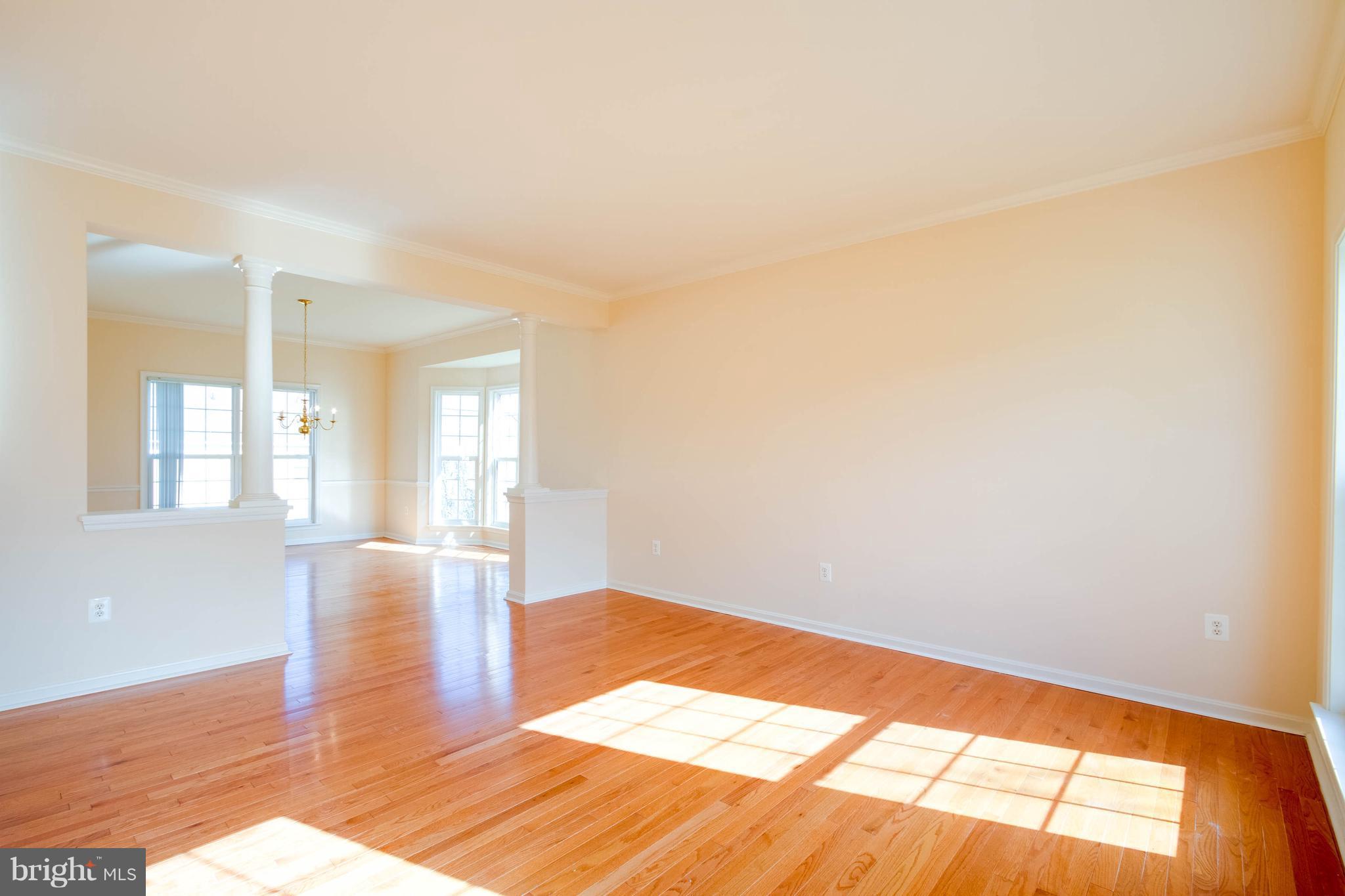 HAMPTON OAKS - Residential