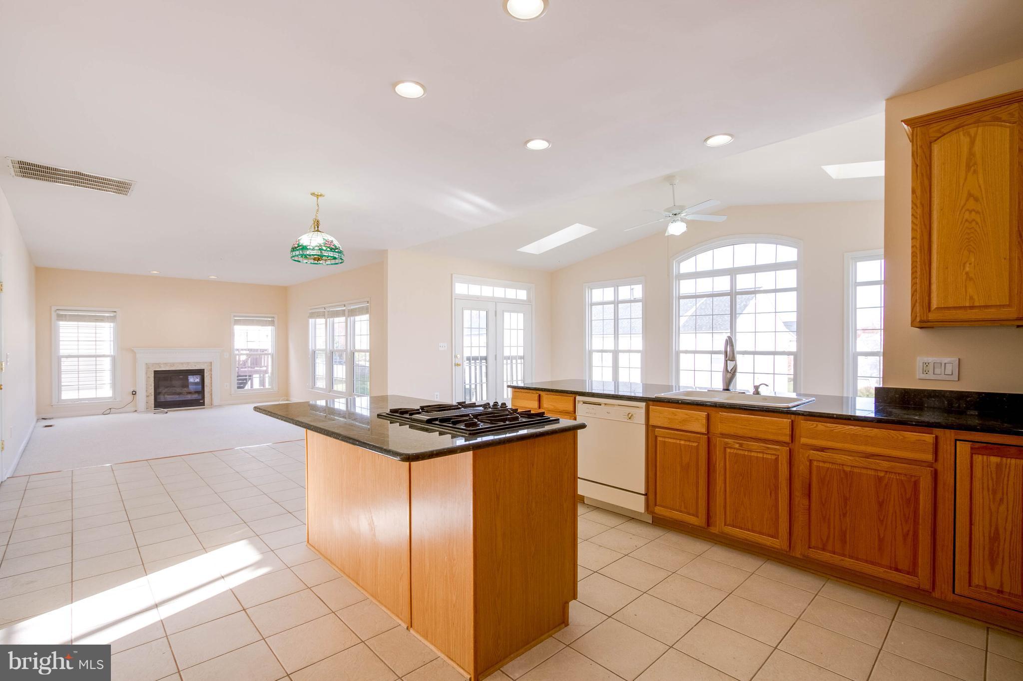 HAMPTON OAKS - Residential