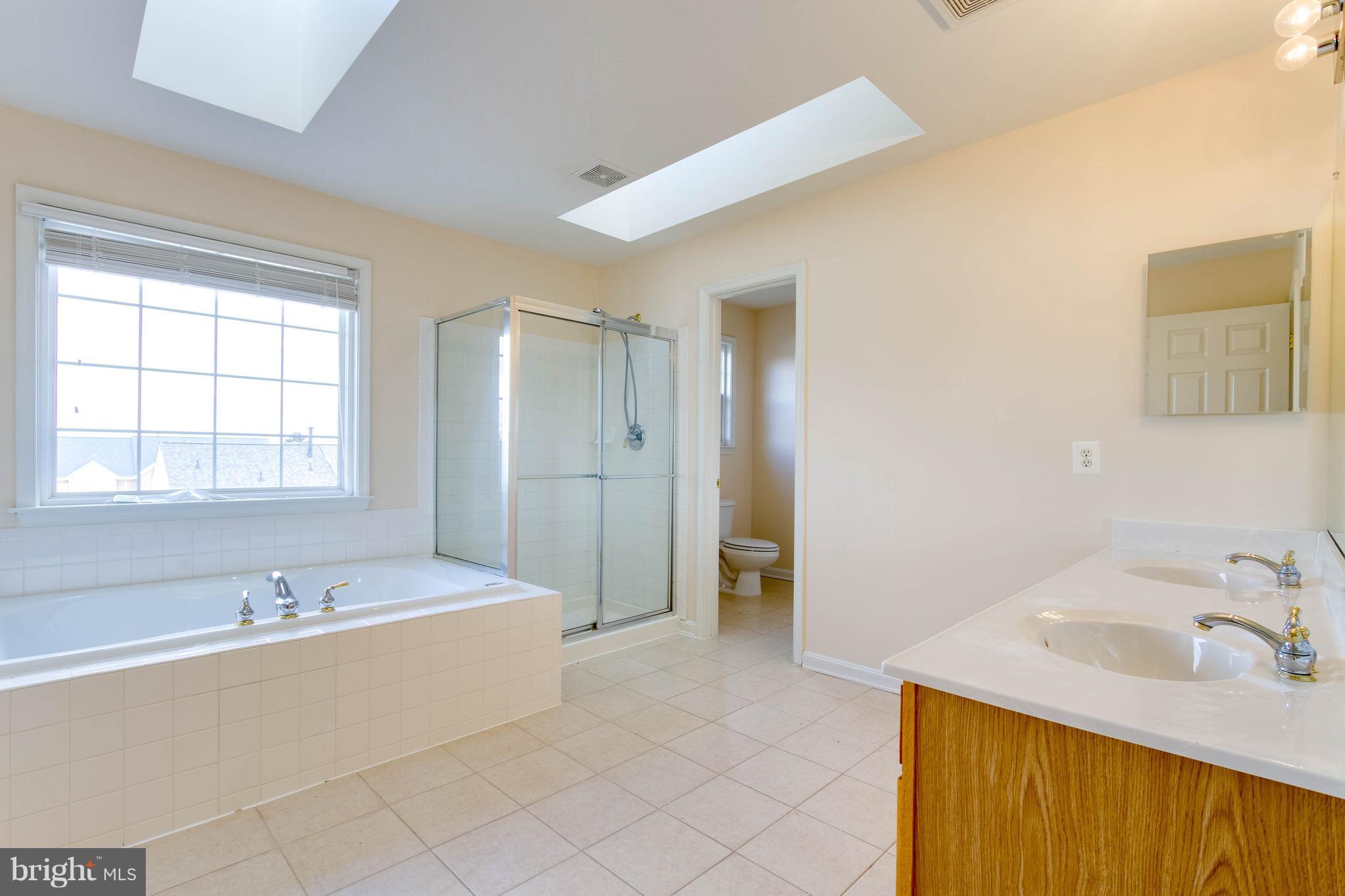 HAMPTON OAKS - Residential