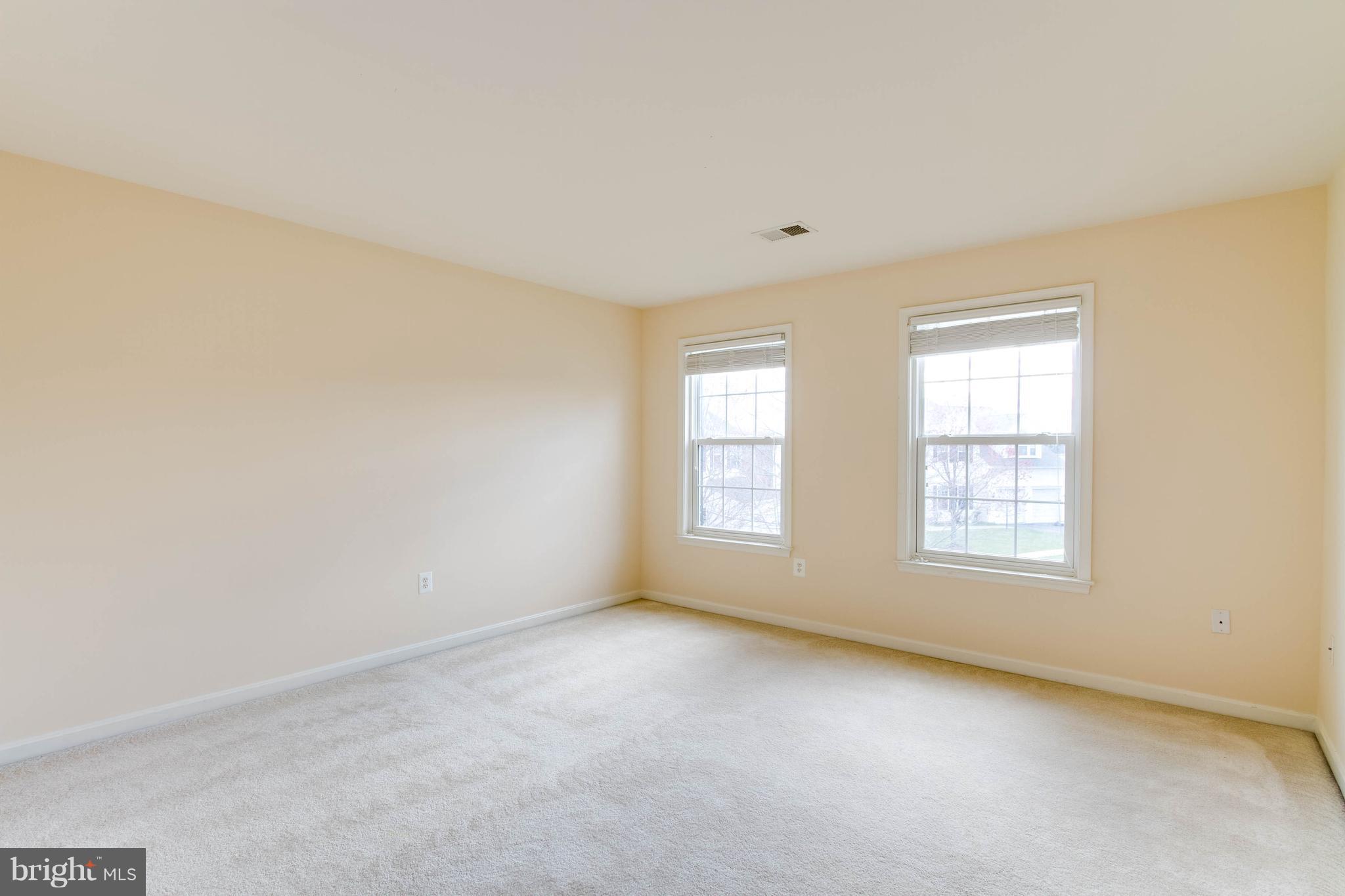 HAMPTON OAKS - Residential