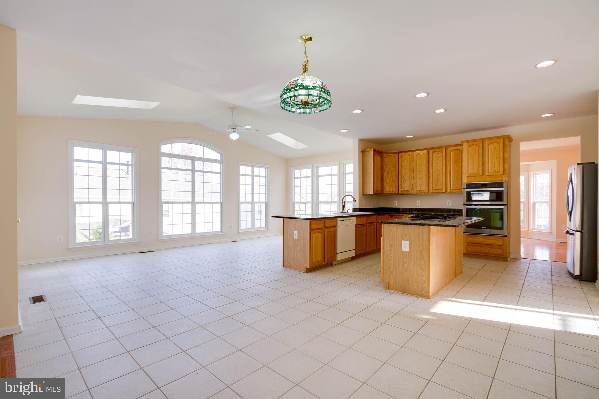 HAMPTON OAKS - Residential