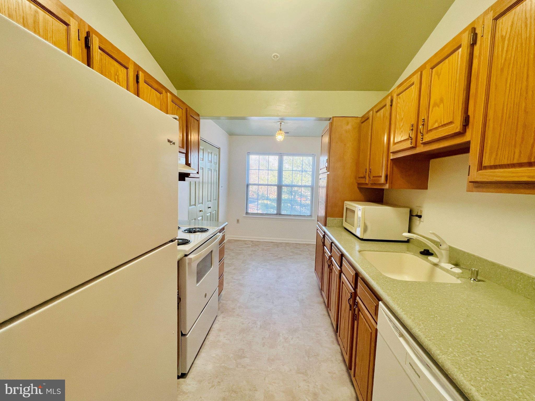 CROMWELL FOUNTAIN - Residential Lease