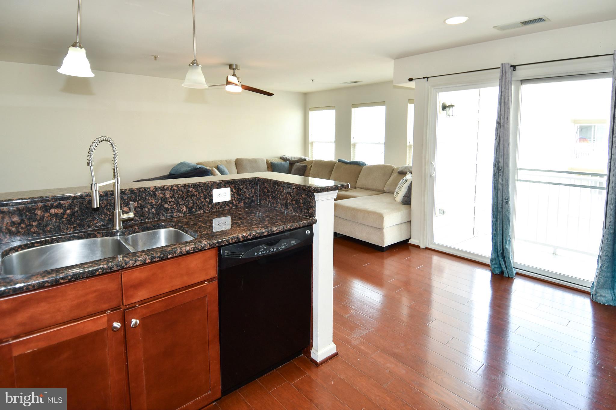 MARKET CENTER CONDOMINIUM - Residential