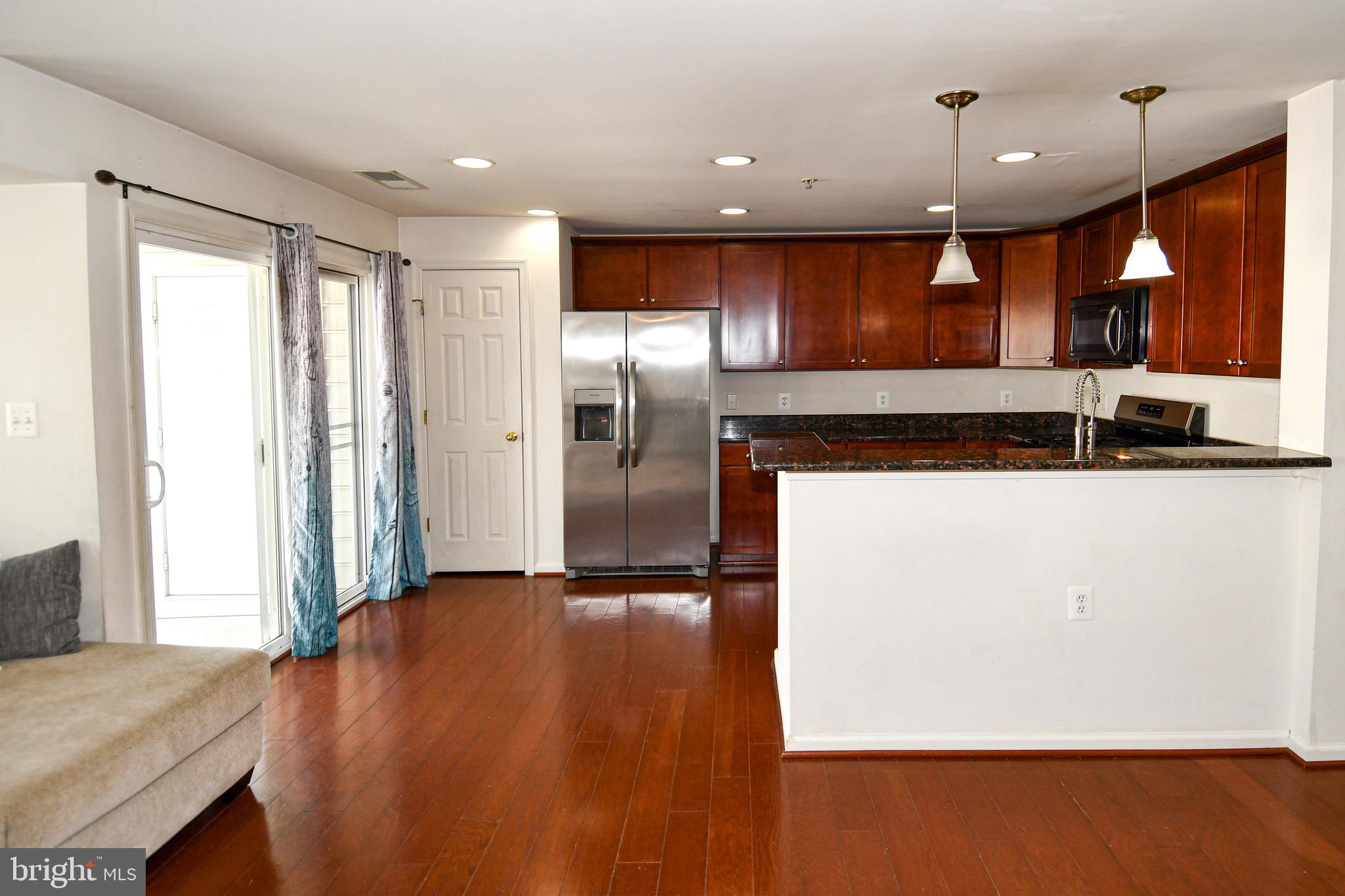 MARKET CENTER CONDOMINIUM - Residential