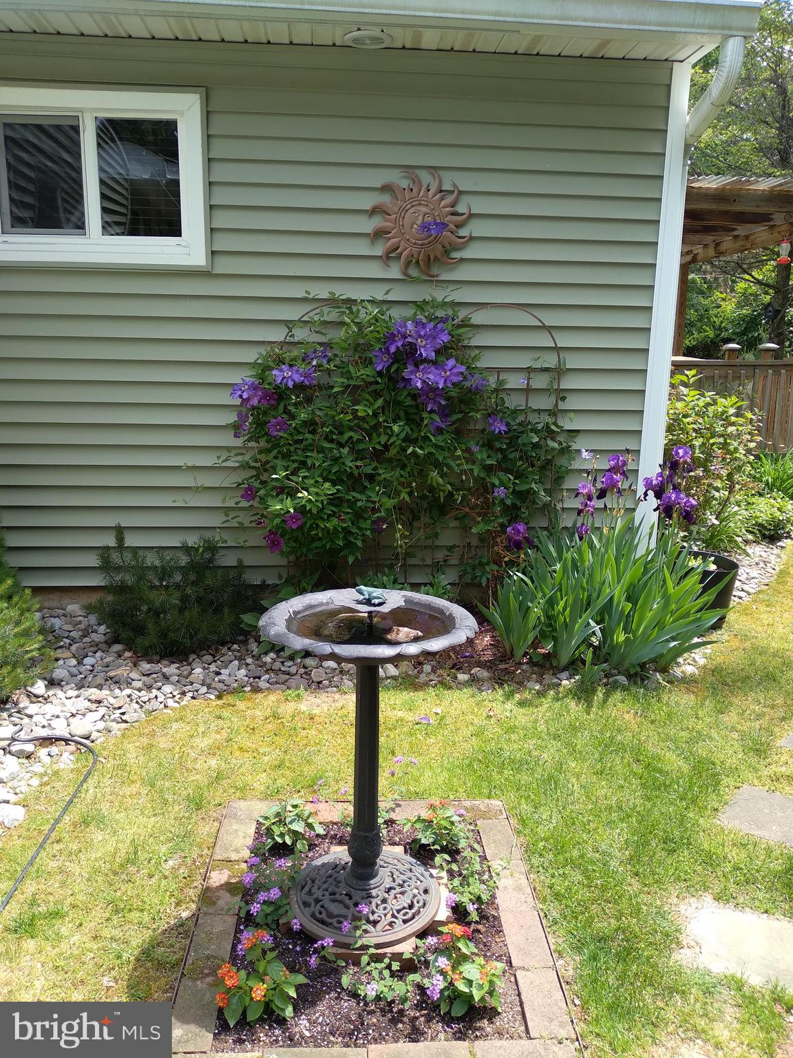 BURGUNDY HILLS - Residential