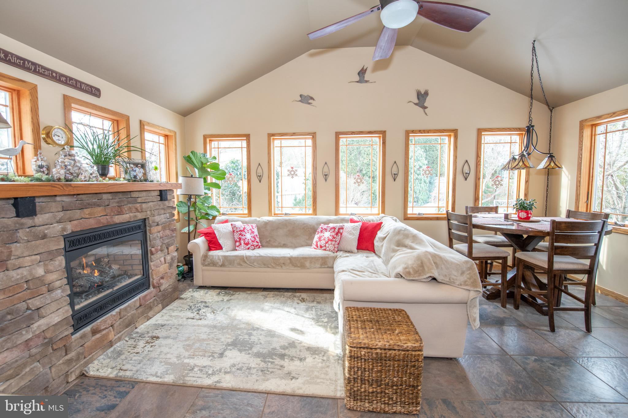 BURGUNDY HILLS - Residential