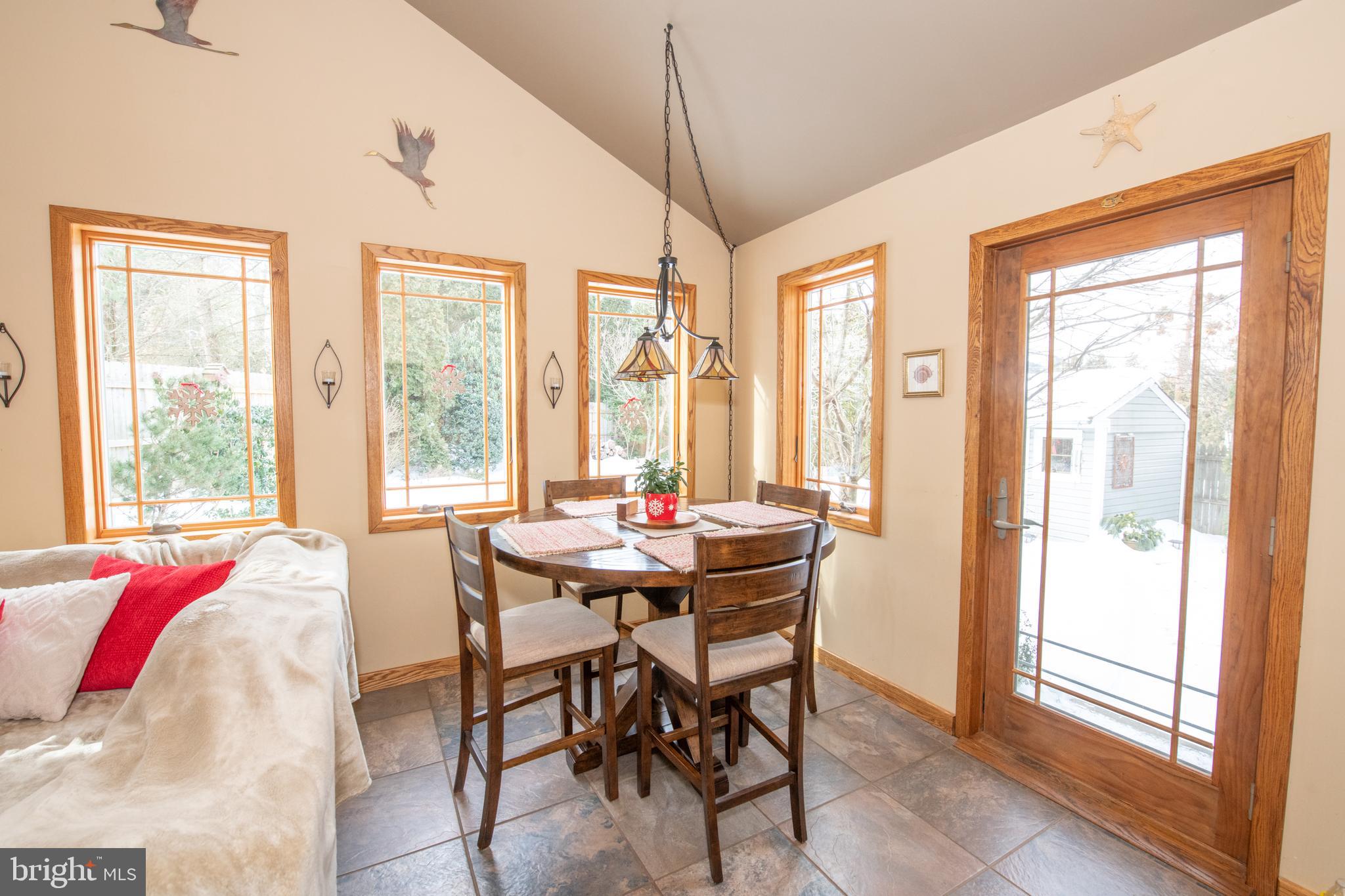 BURGUNDY HILLS - Residential