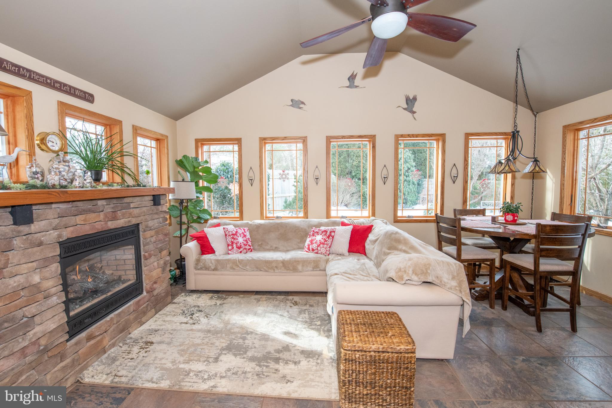 BURGUNDY HILLS - Residential