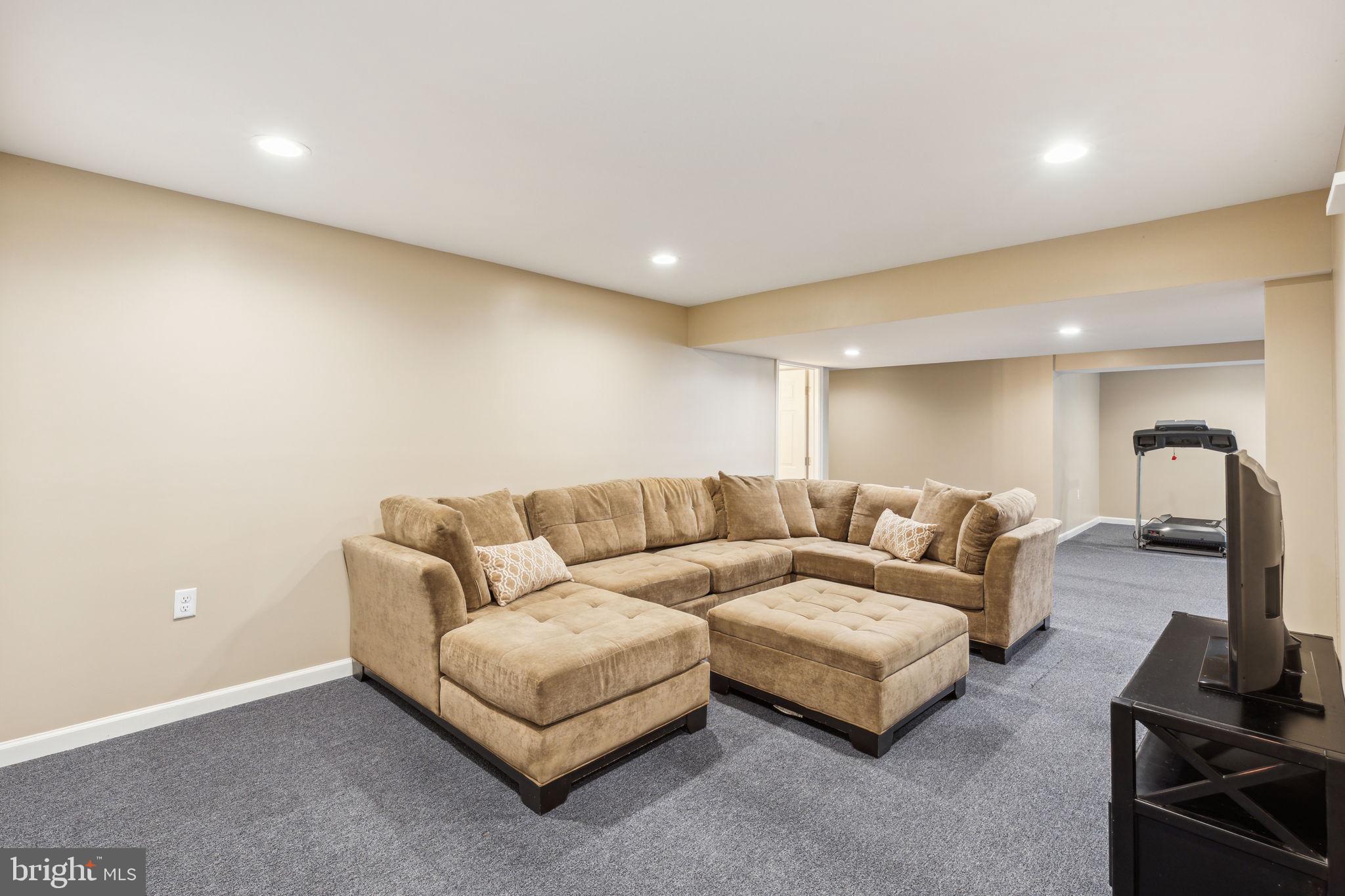 OLD MILL POINTE - Residential