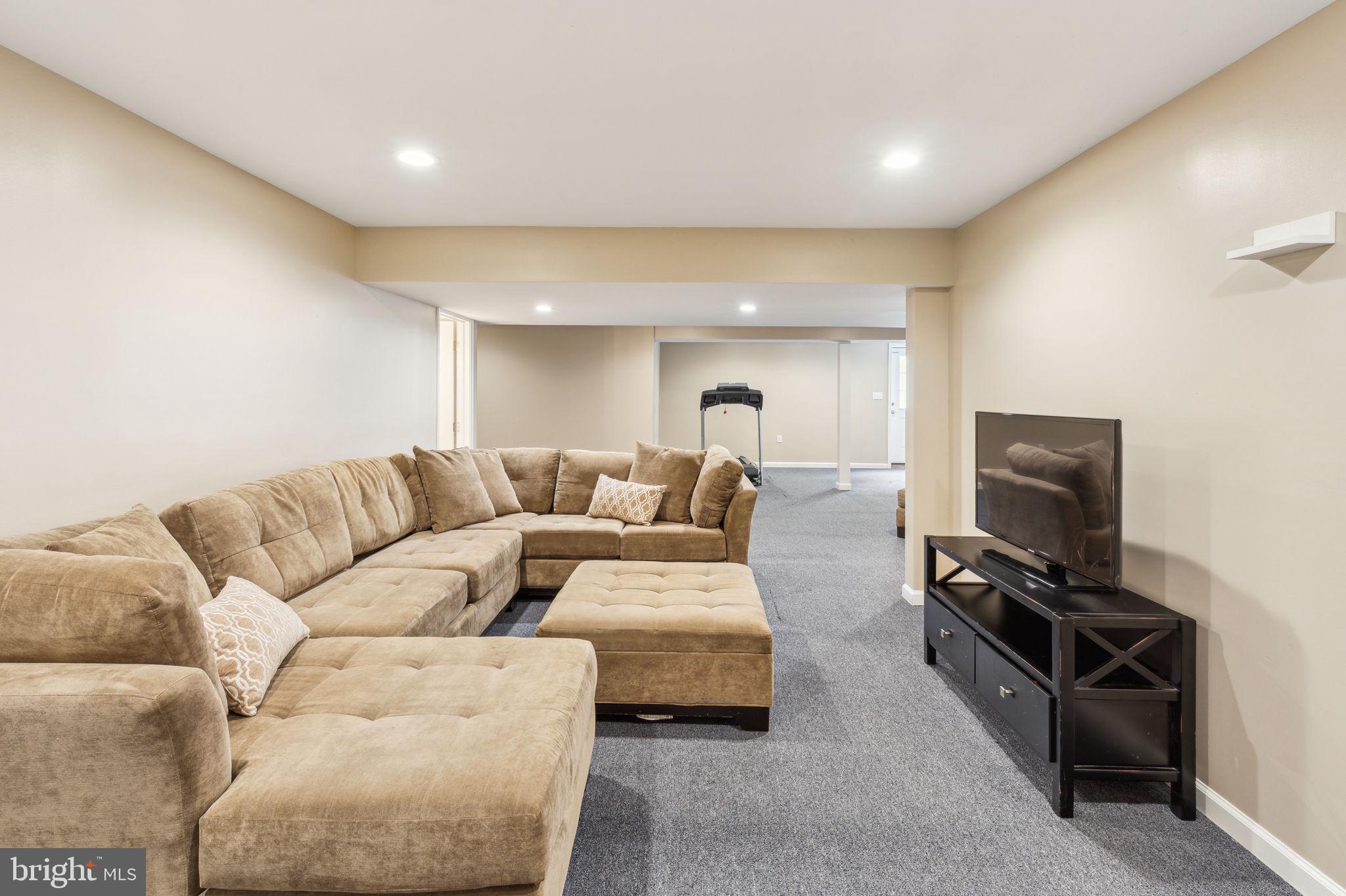 OLD MILL POINTE - Residential