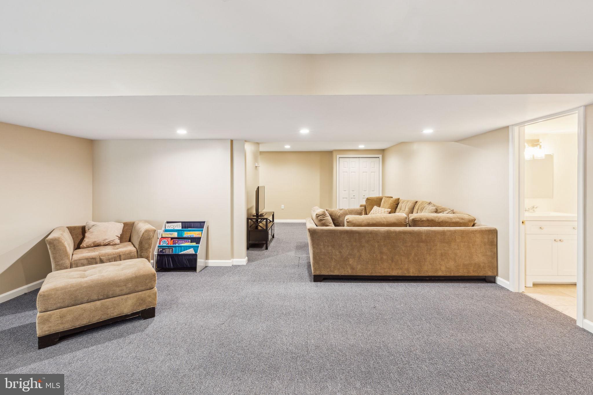 OLD MILL POINTE - Residential