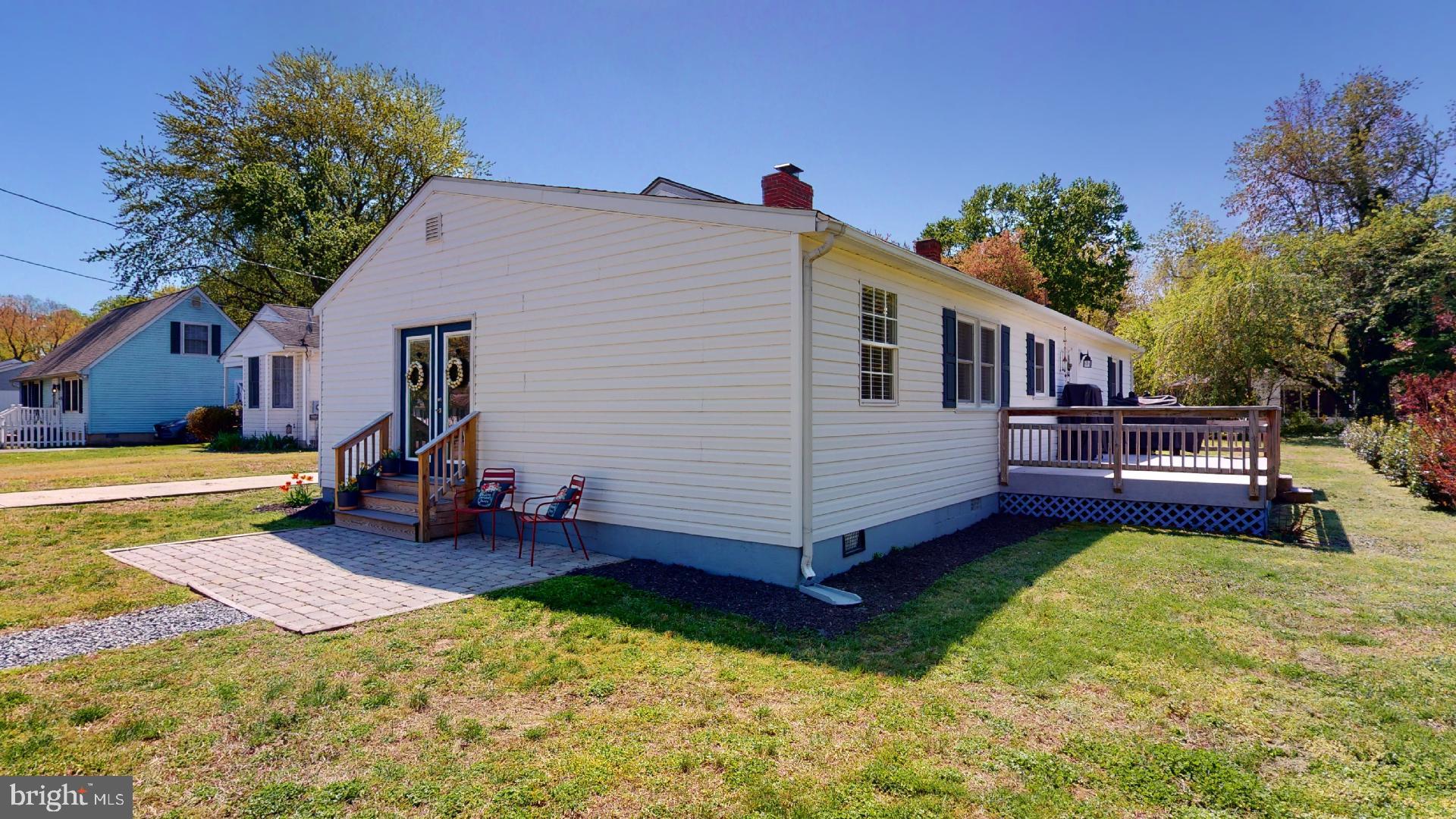 HOLLYWOOD SHORES - Residential