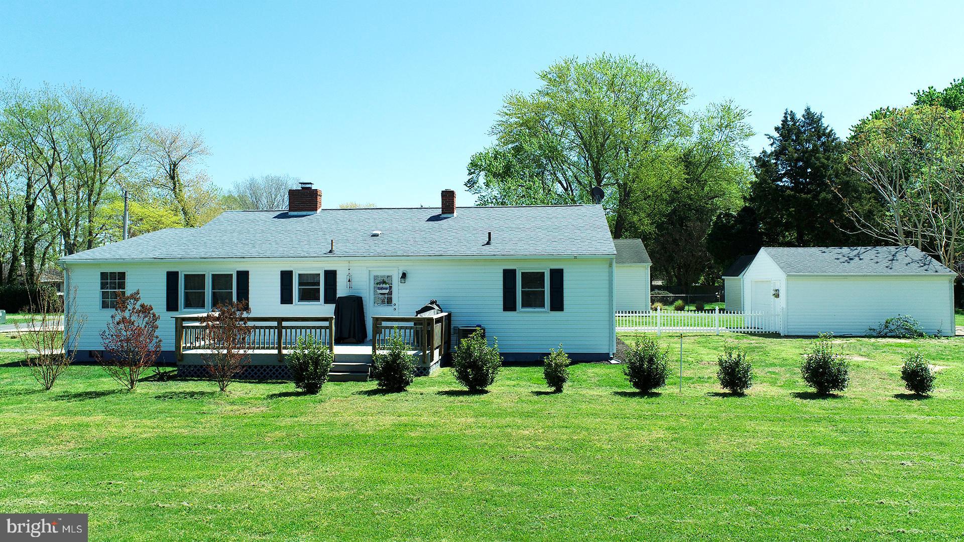 HOLLYWOOD SHORES - Residential