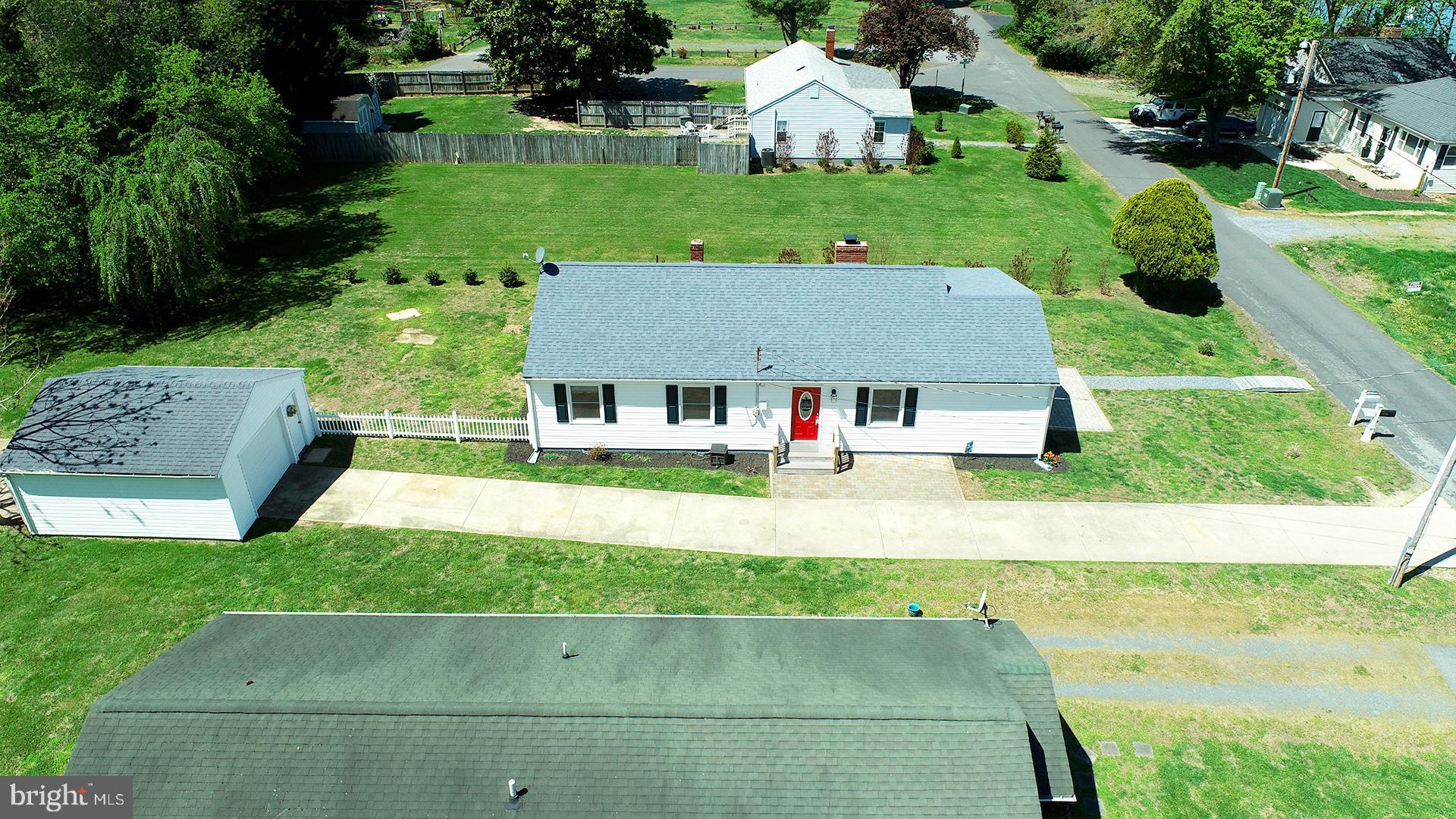 HOLLYWOOD SHORES - Residential