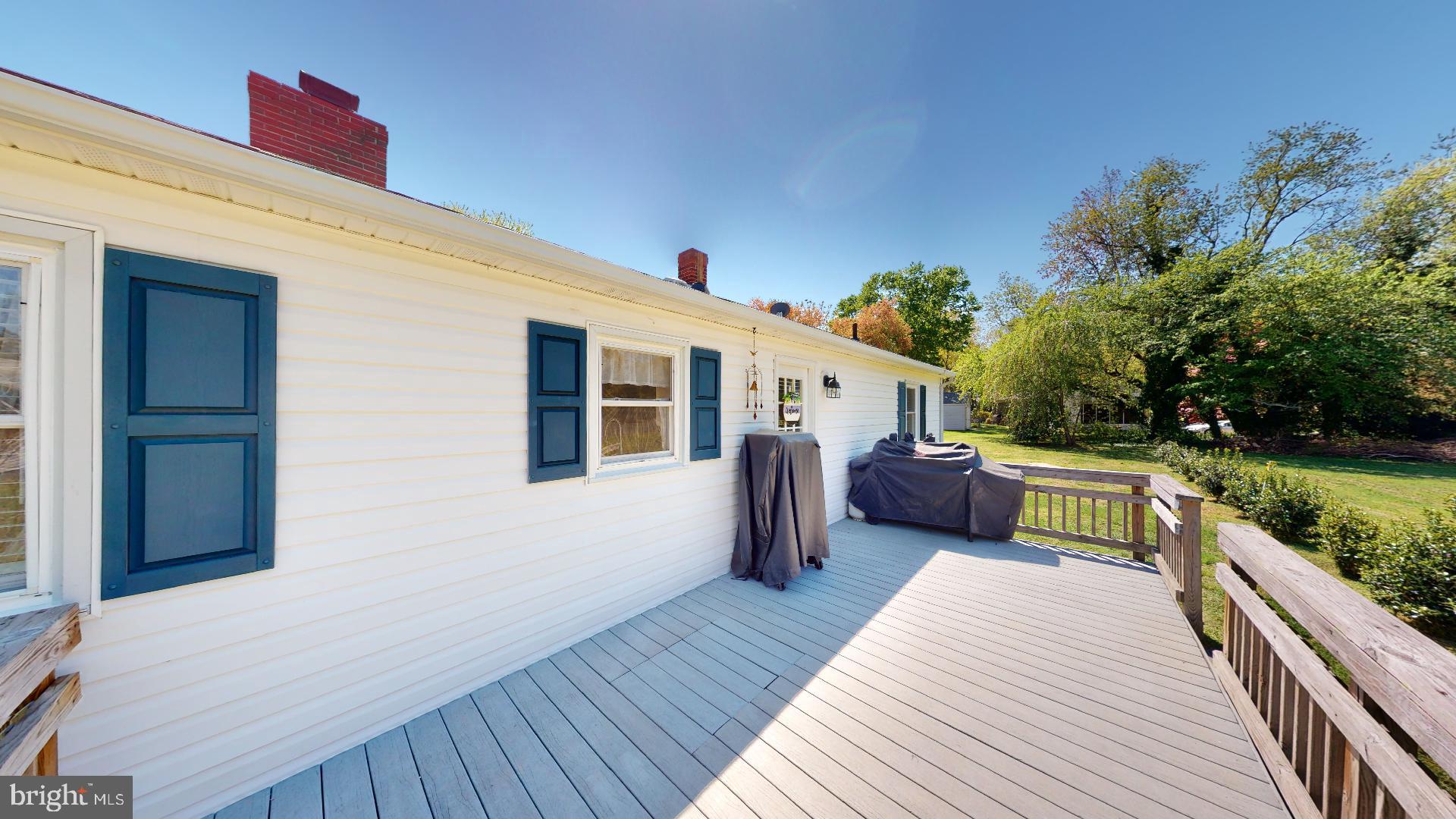 HOLLYWOOD SHORES - Residential